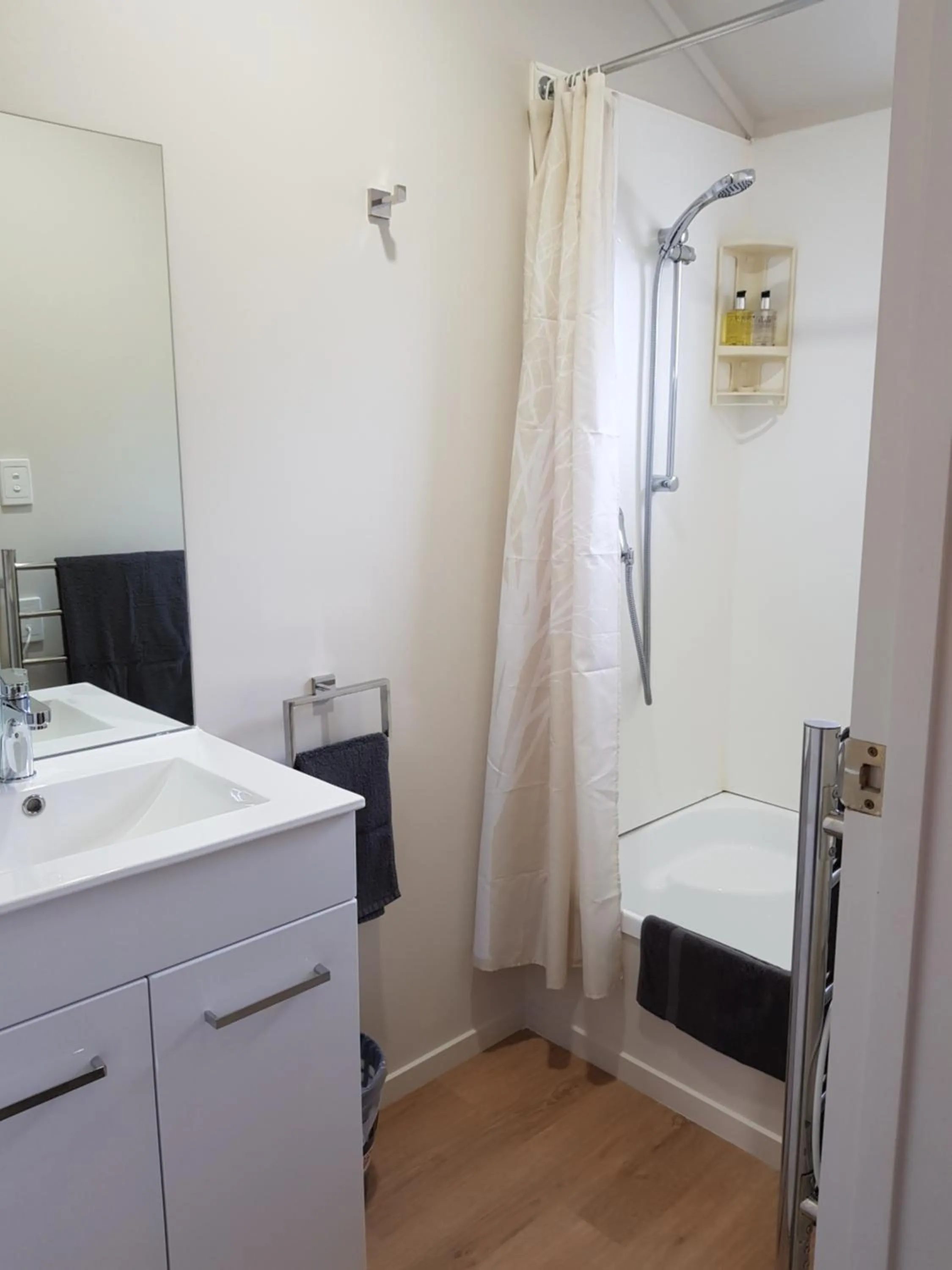 Shower in Paihia Apartments