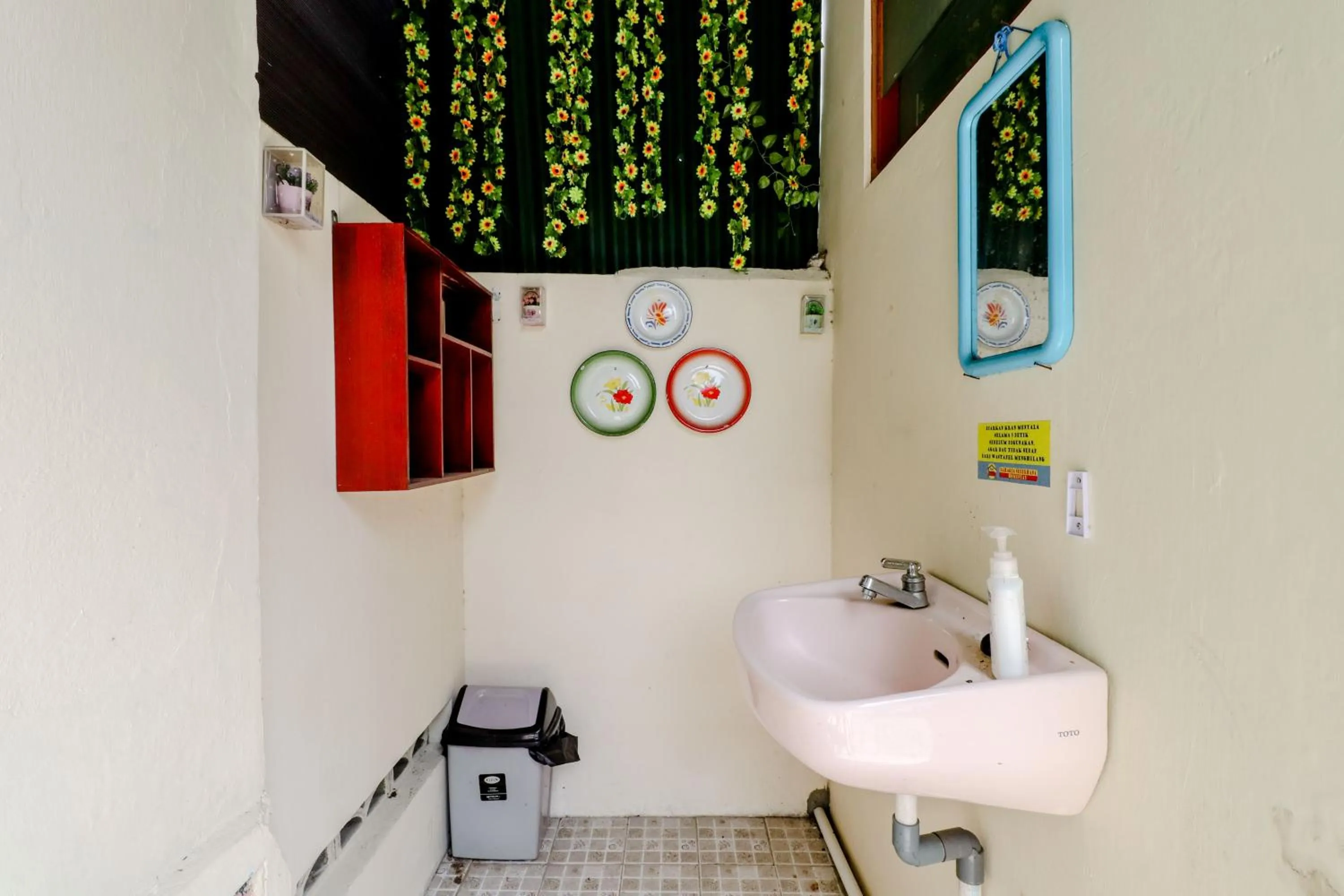 Property building in Bahagia Sederhana Homestay