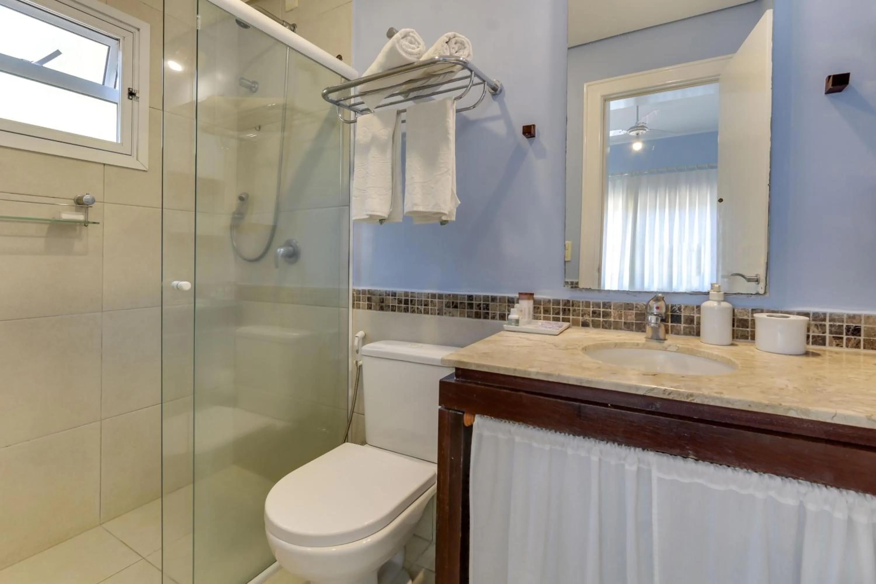 Shower in Pousada Vila do Bosque