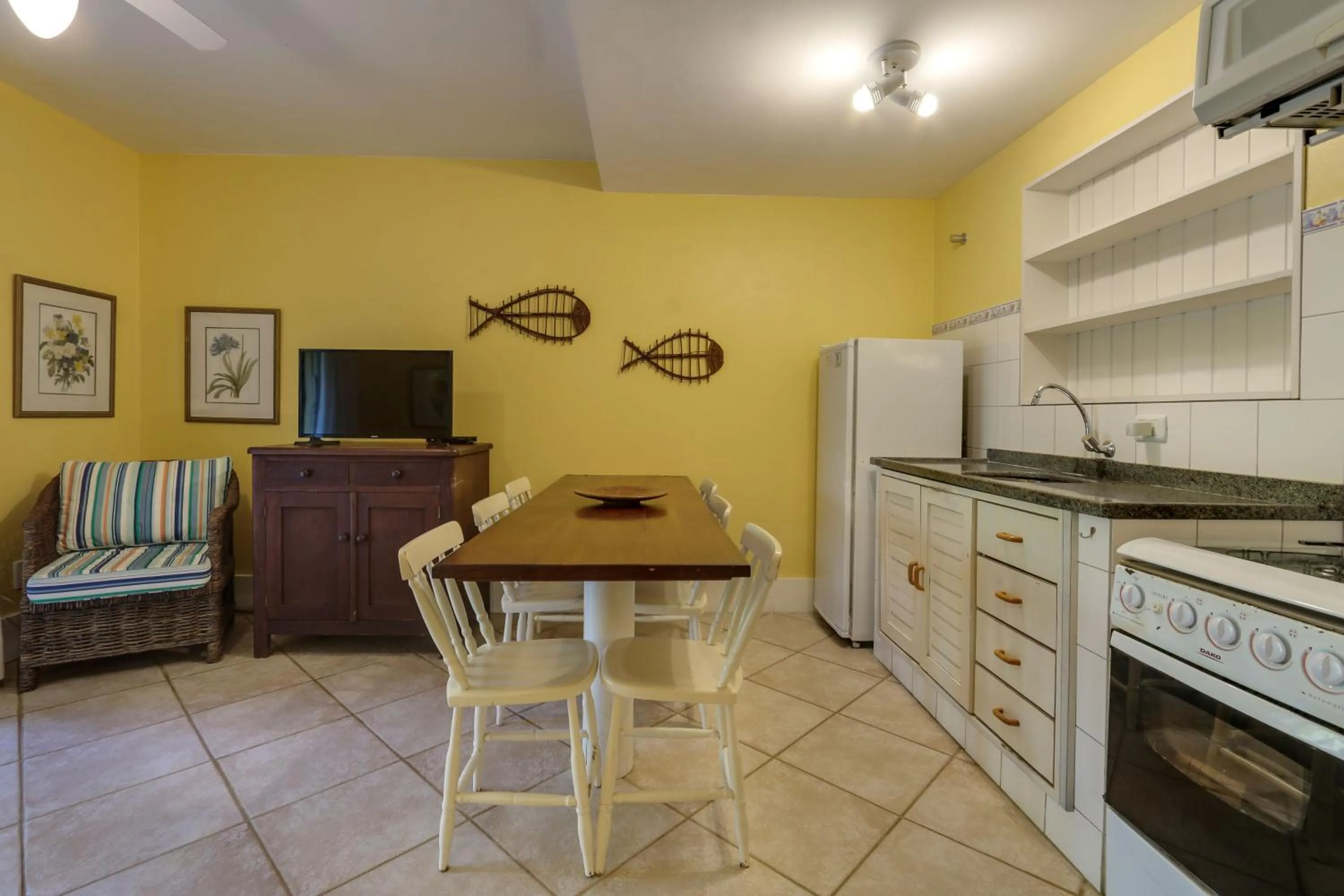 Kitchen or kitchenette in Pousada Vila do Bosque