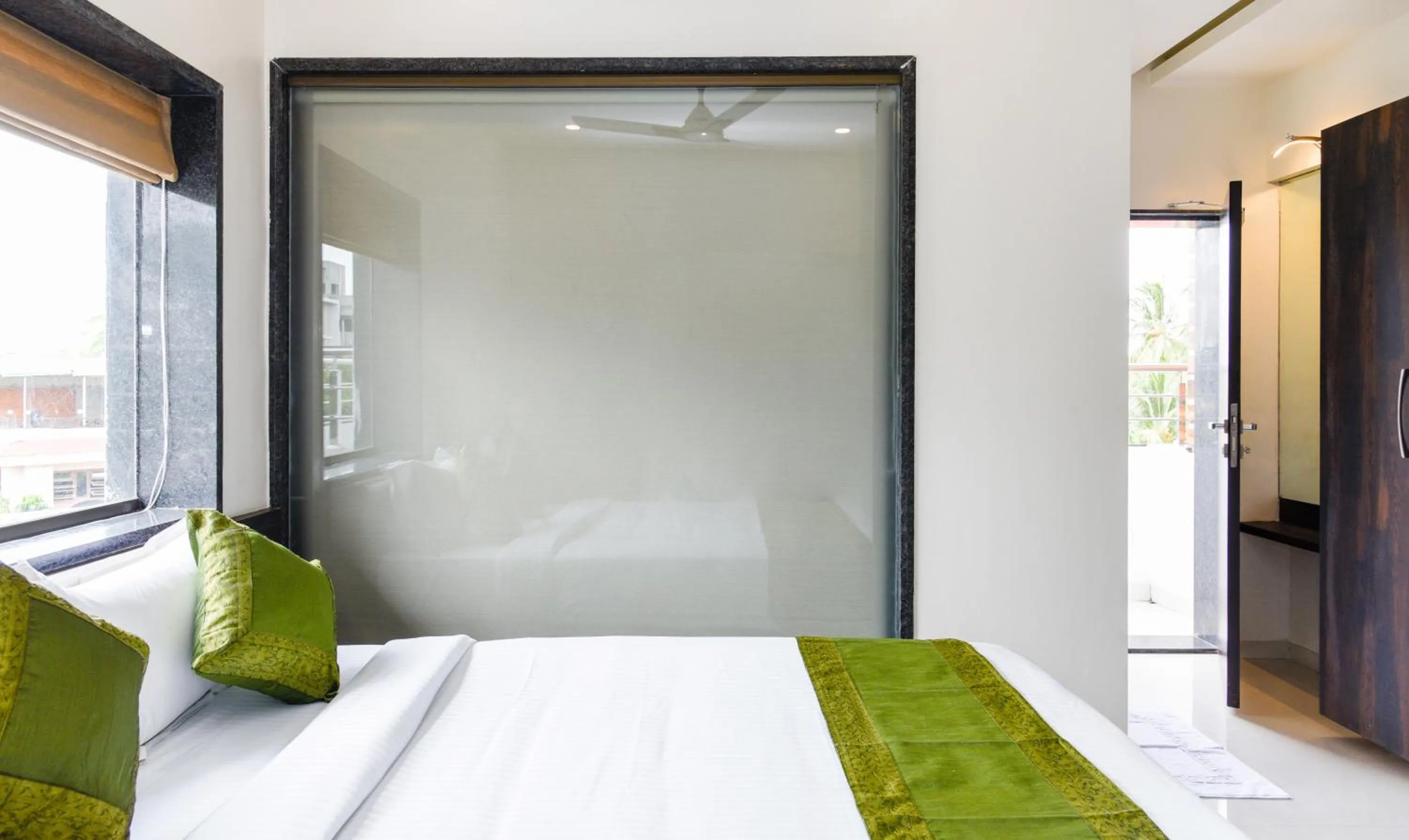 Bedroom, Bed in Treebo Malhaar Regency