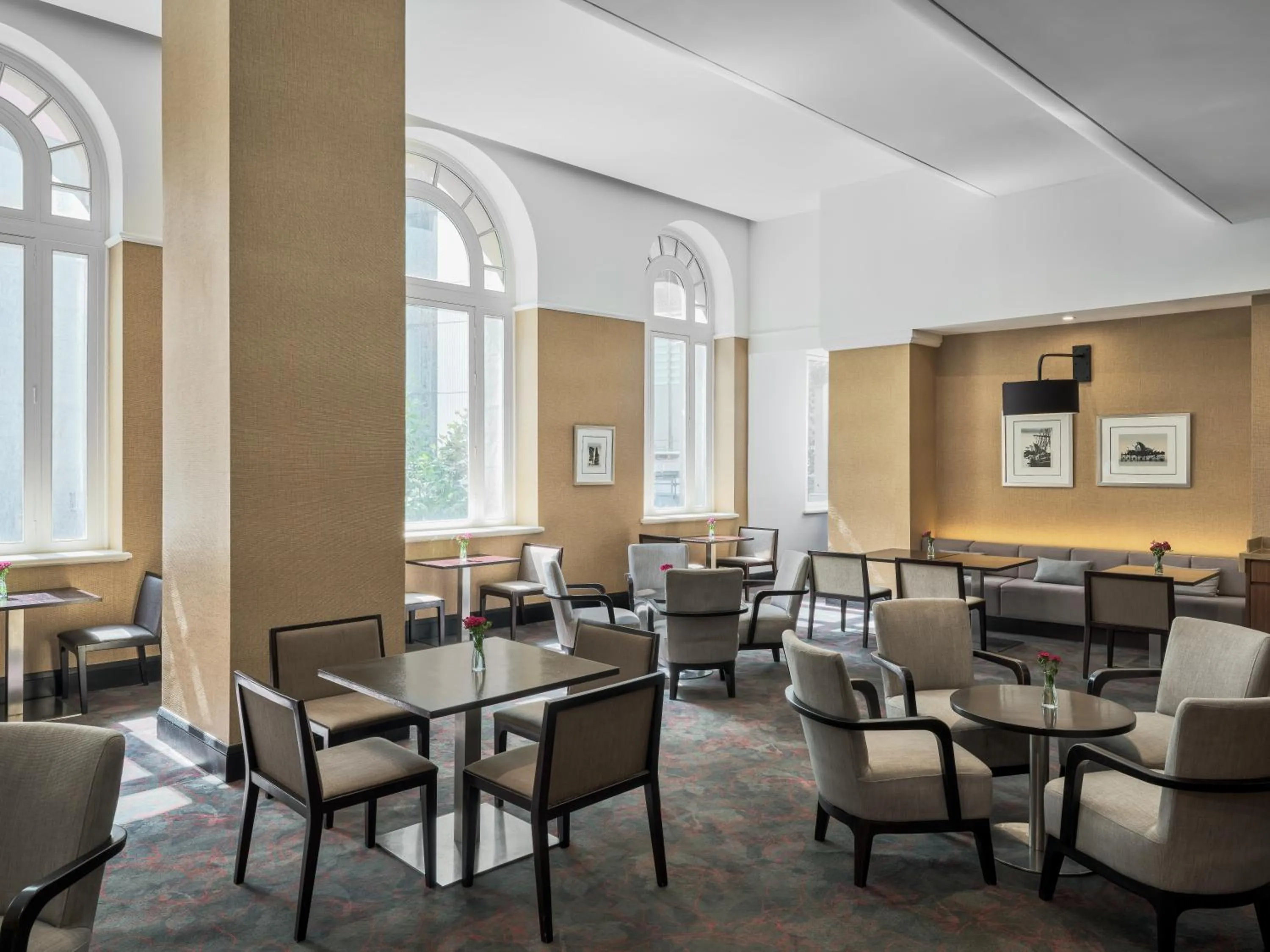 Lounge or bar in Sydney Harbour Marriott Hotel at Circular Quay