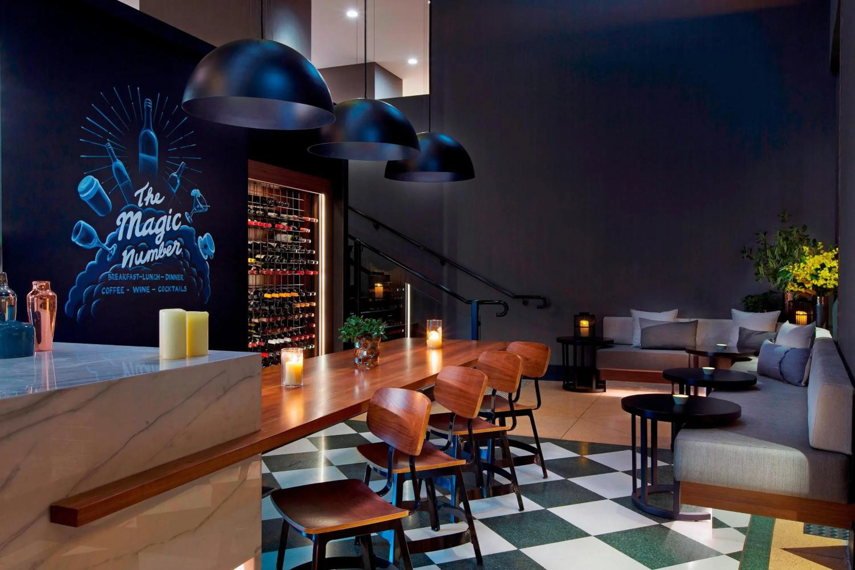 Lounge or bar in Sydney Harbour Marriott Hotel at Circular Quay