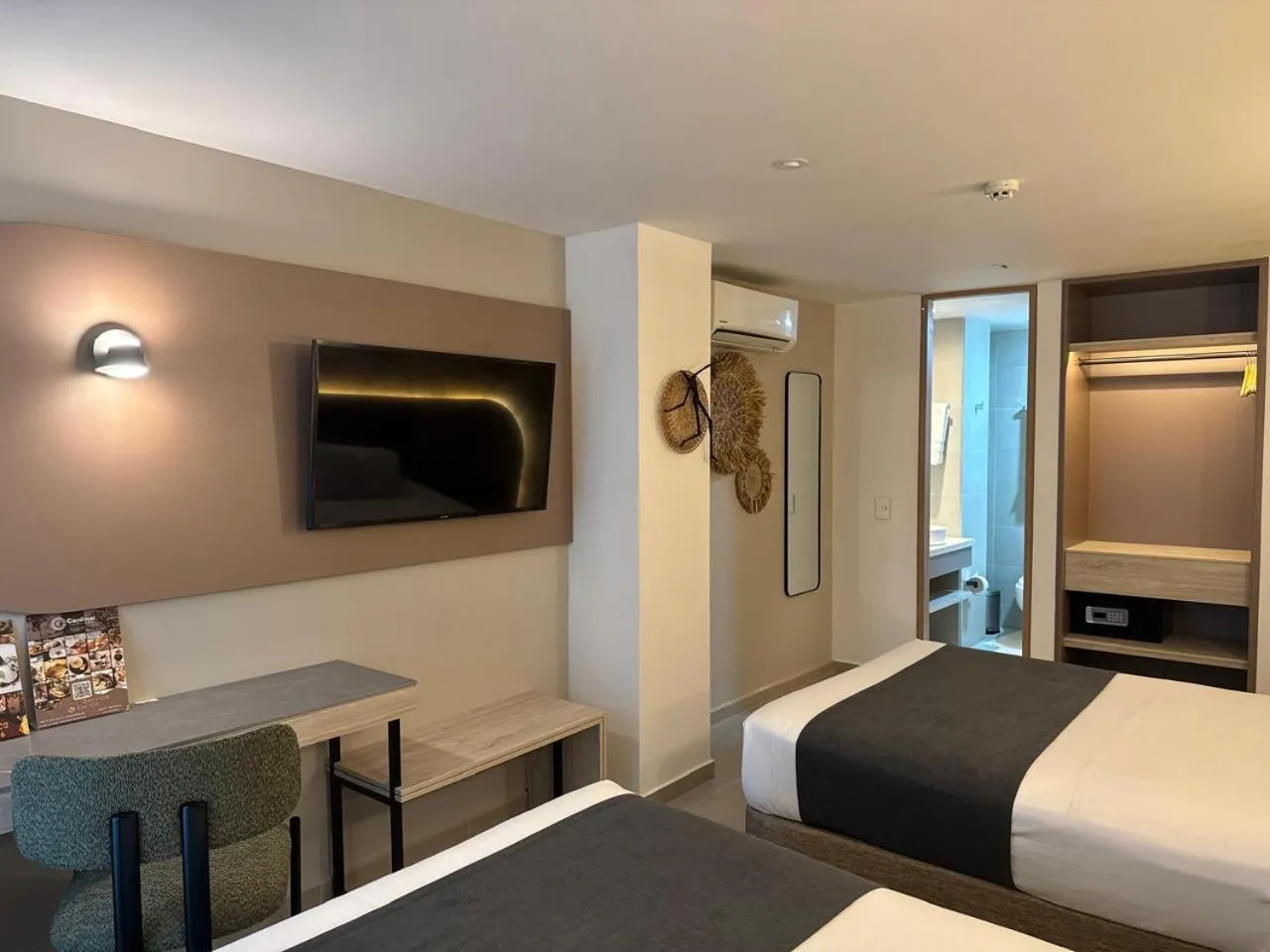 TV and multimedia, Bed in Zi One Luxury Hotel