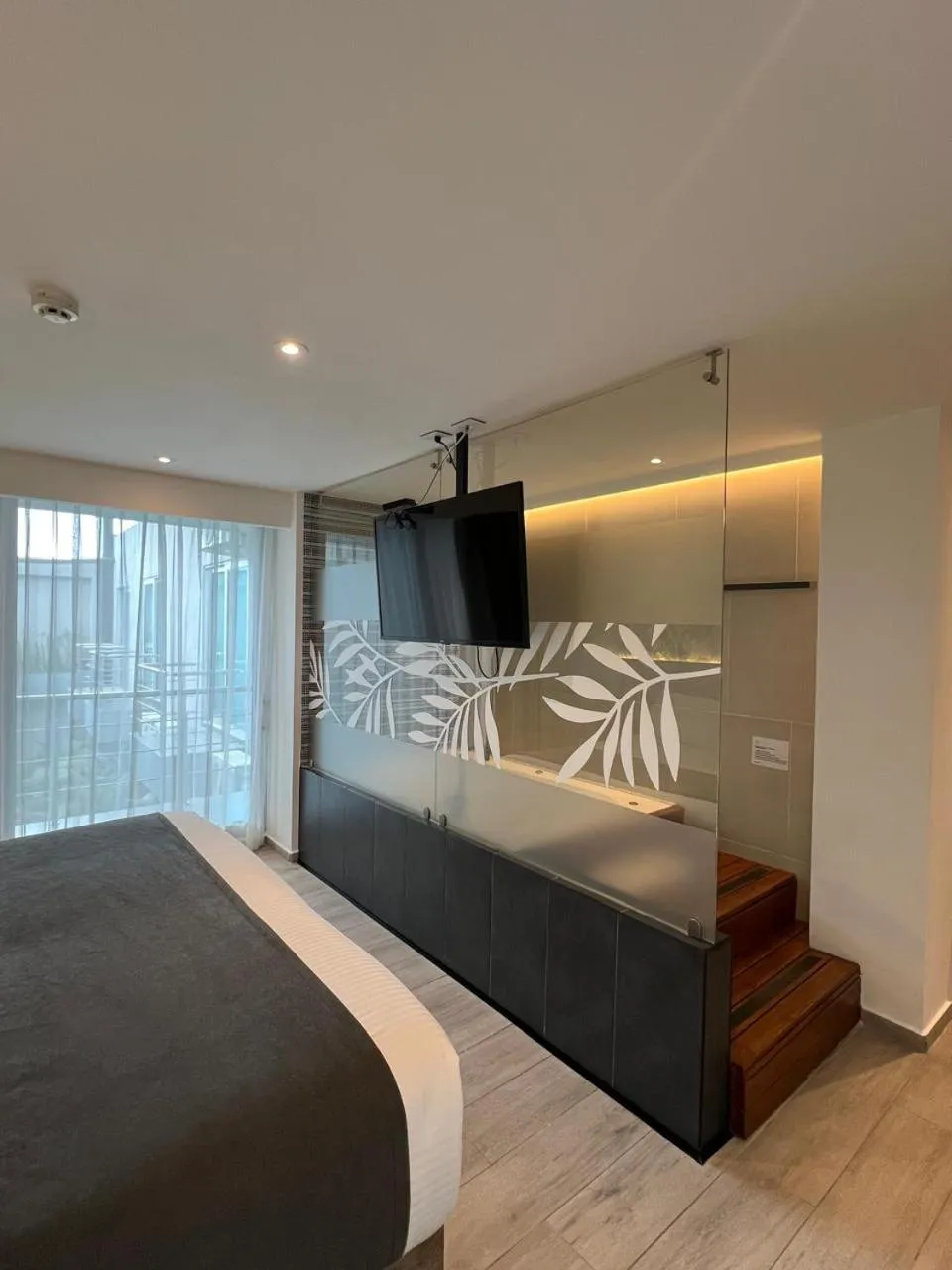 Hot Tub, Bed in Zi One Luxury Hotel