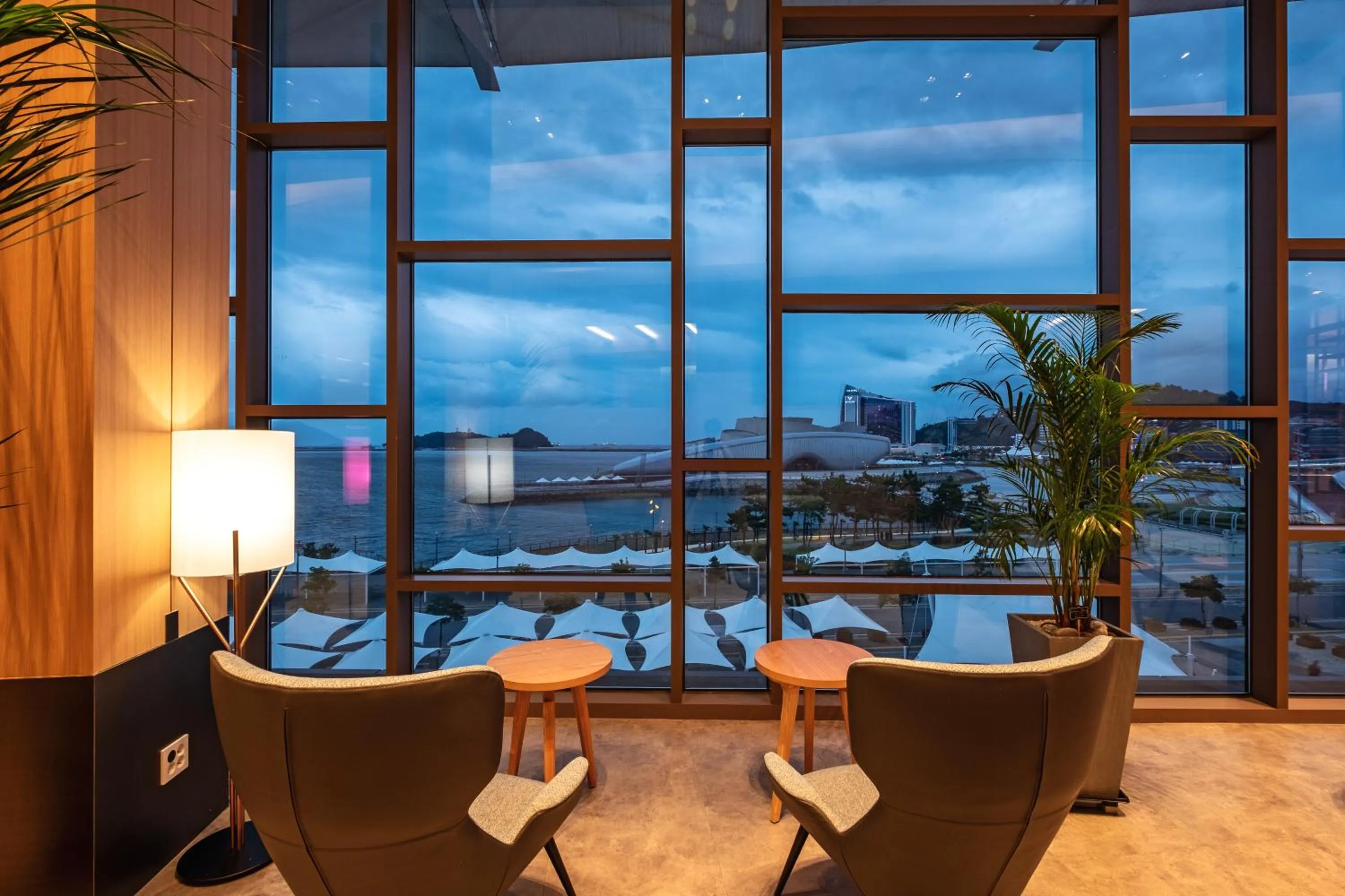 Lounge or bar in DarakHyu Yeosu Capsule Hotel by WALKERHILL