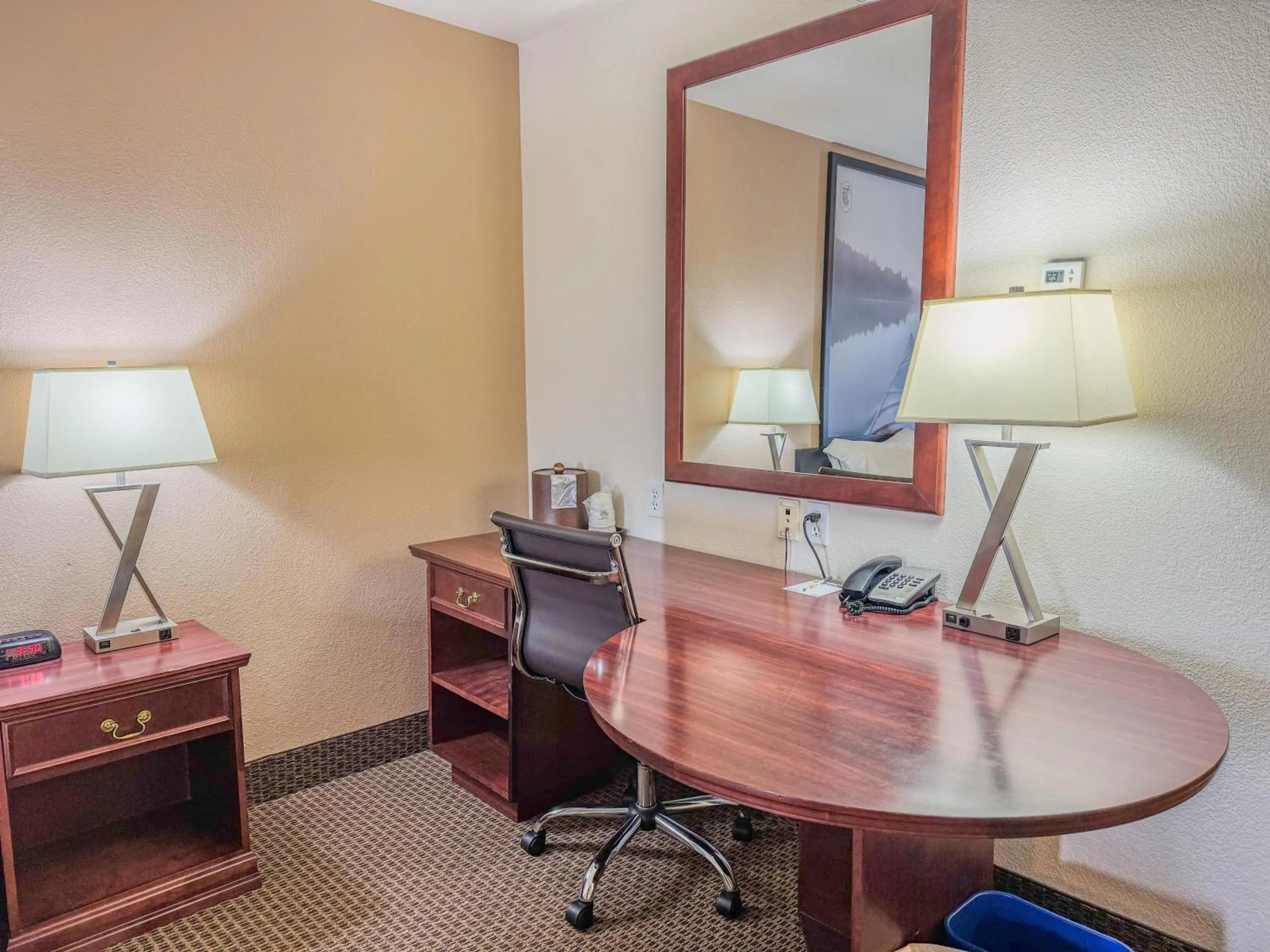 Super 8 by Wyndham High River AB