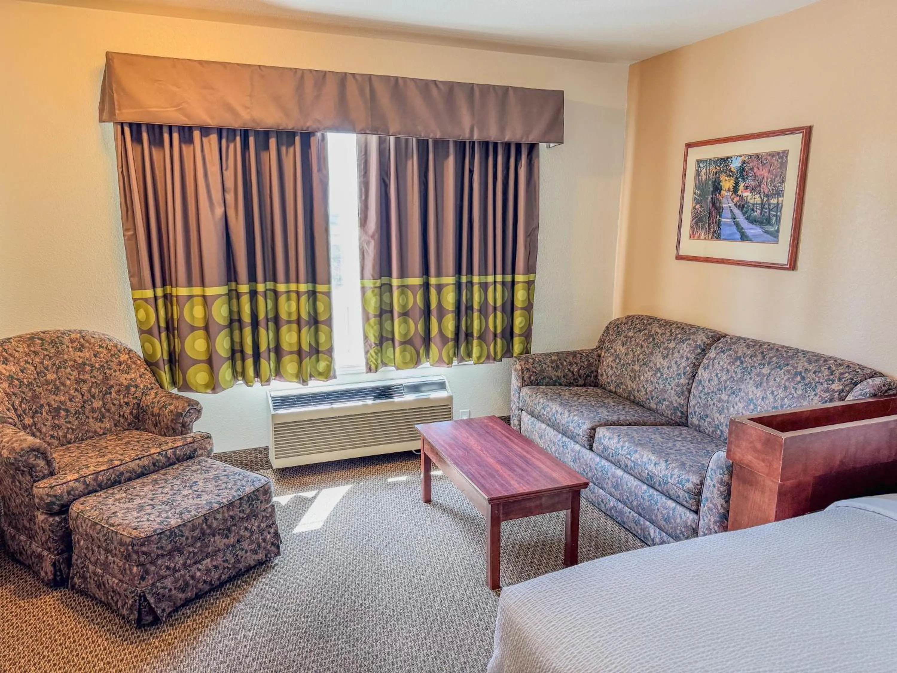 Living room in Super 8 by Wyndham High River AB