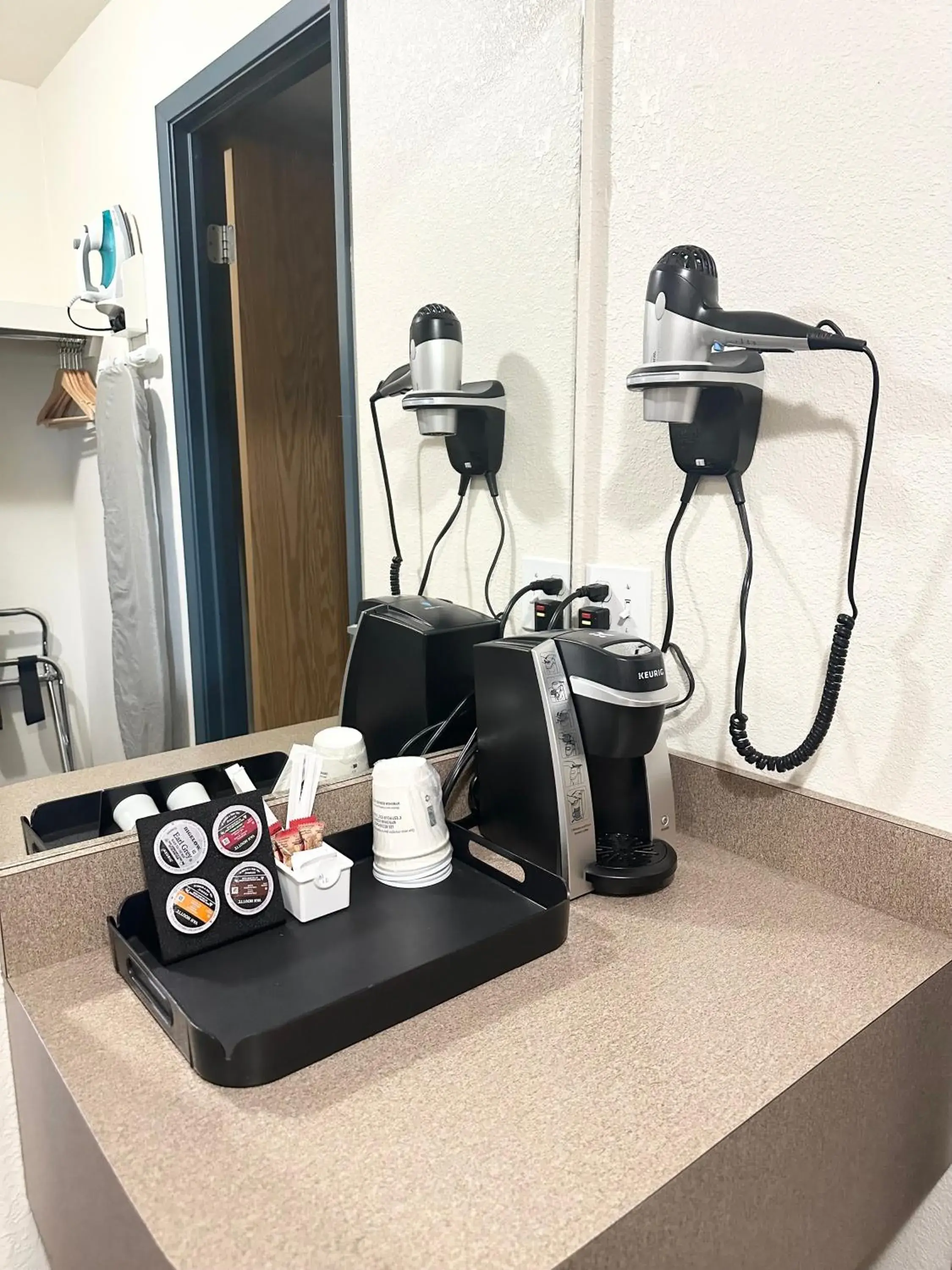 King Room - Non-Smoking in Super 8 by Wyndham High River AB King Room - Non-Smoking in Super 8 by Wyndham High River AB