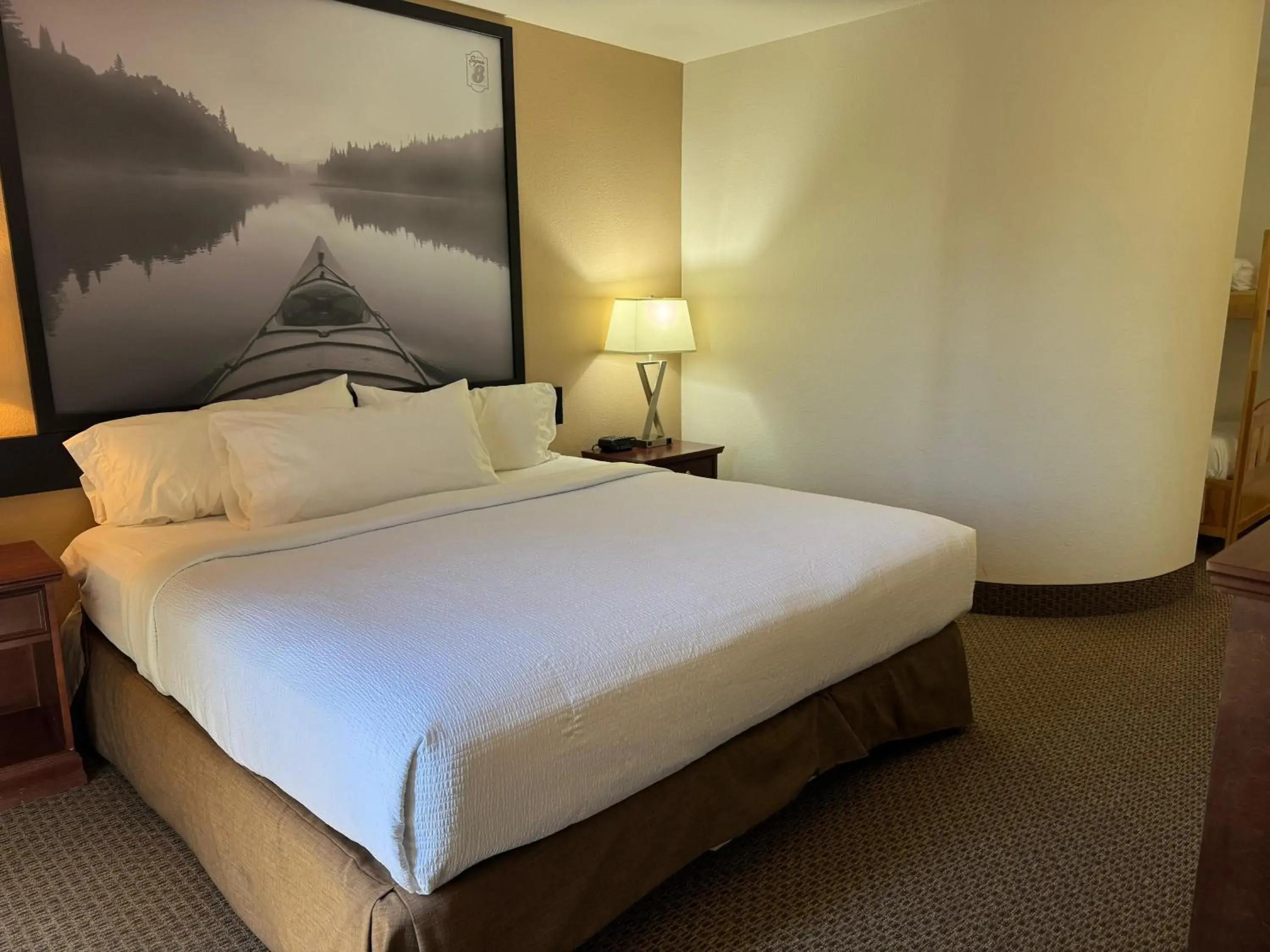 King Suite - Non-Smoking in Super 8 by Wyndham High River AB King Suite - Non-Smoking in Super 8 by Wyndham High River AB