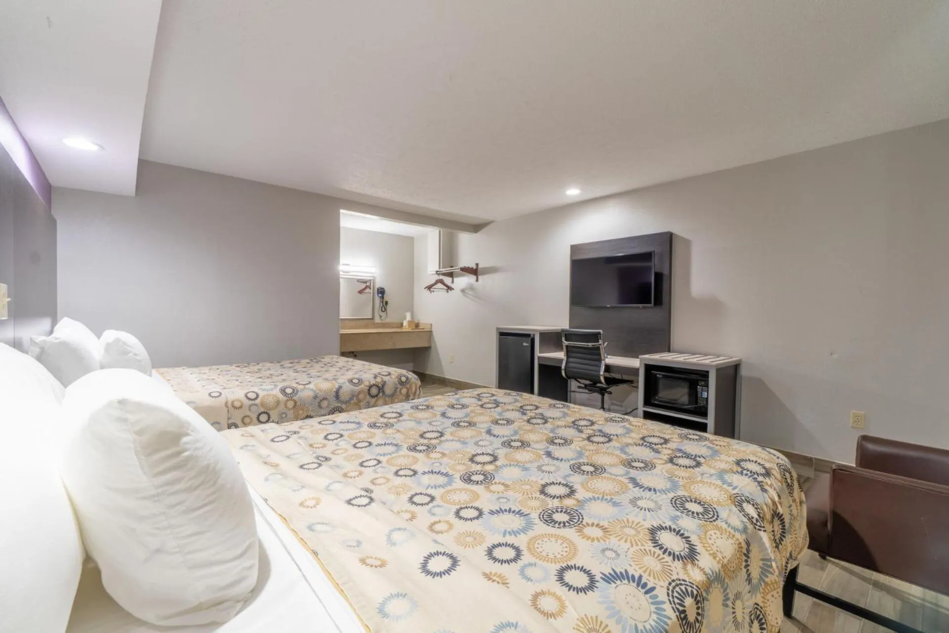 Bed in Holiday Terrace Motel