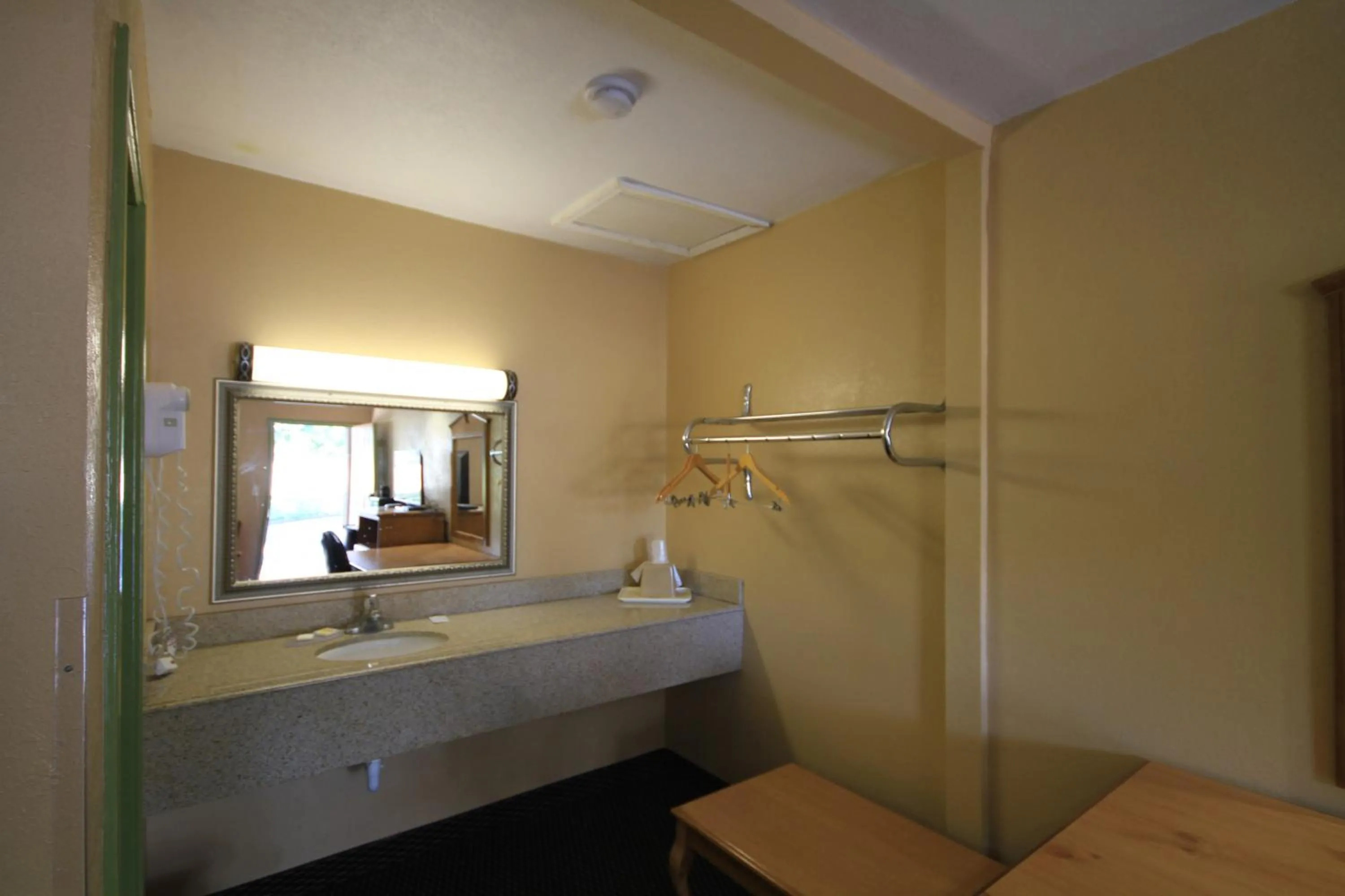 Holiday Terrace Motel