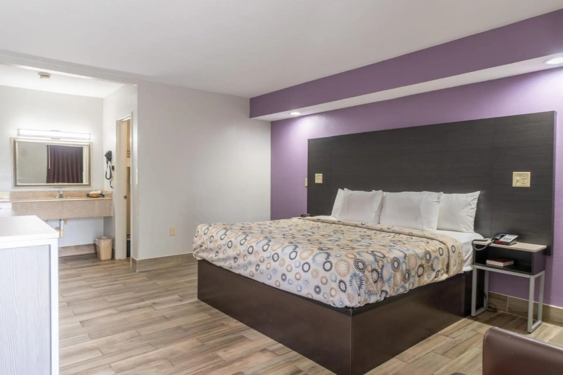 Bed in Holiday Terrace Motel