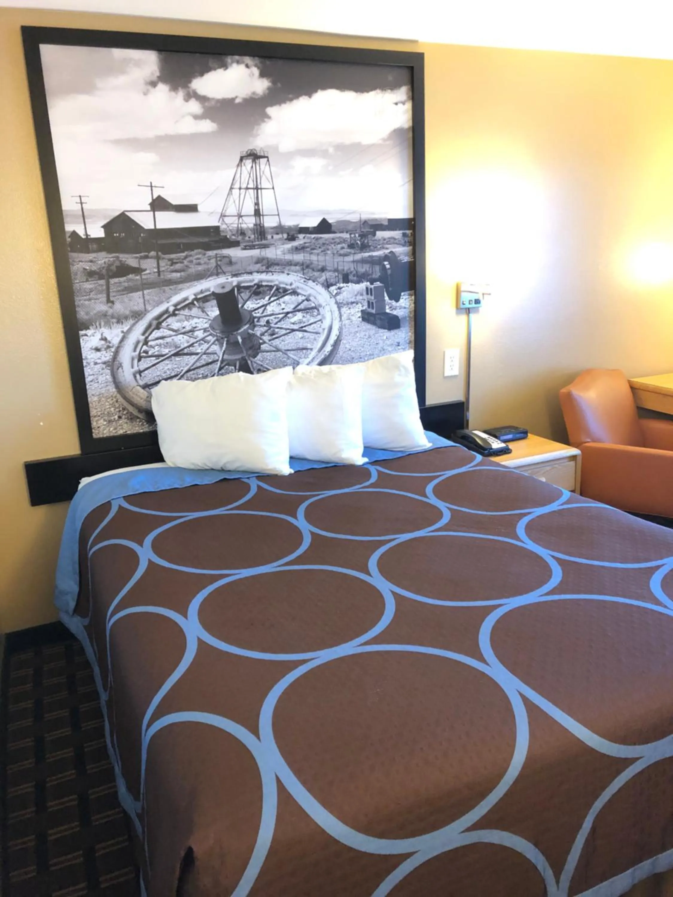 Bedroom, Bed in Super 8 by Wyndham Carson City Lake Tahoe