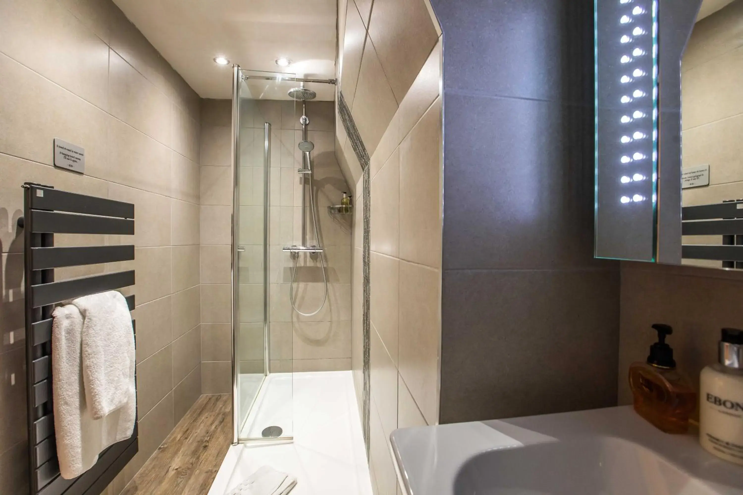 Double or Twin Room - single occupancy in The Upper House Double or Twin Room - single occupancy in The Upper House