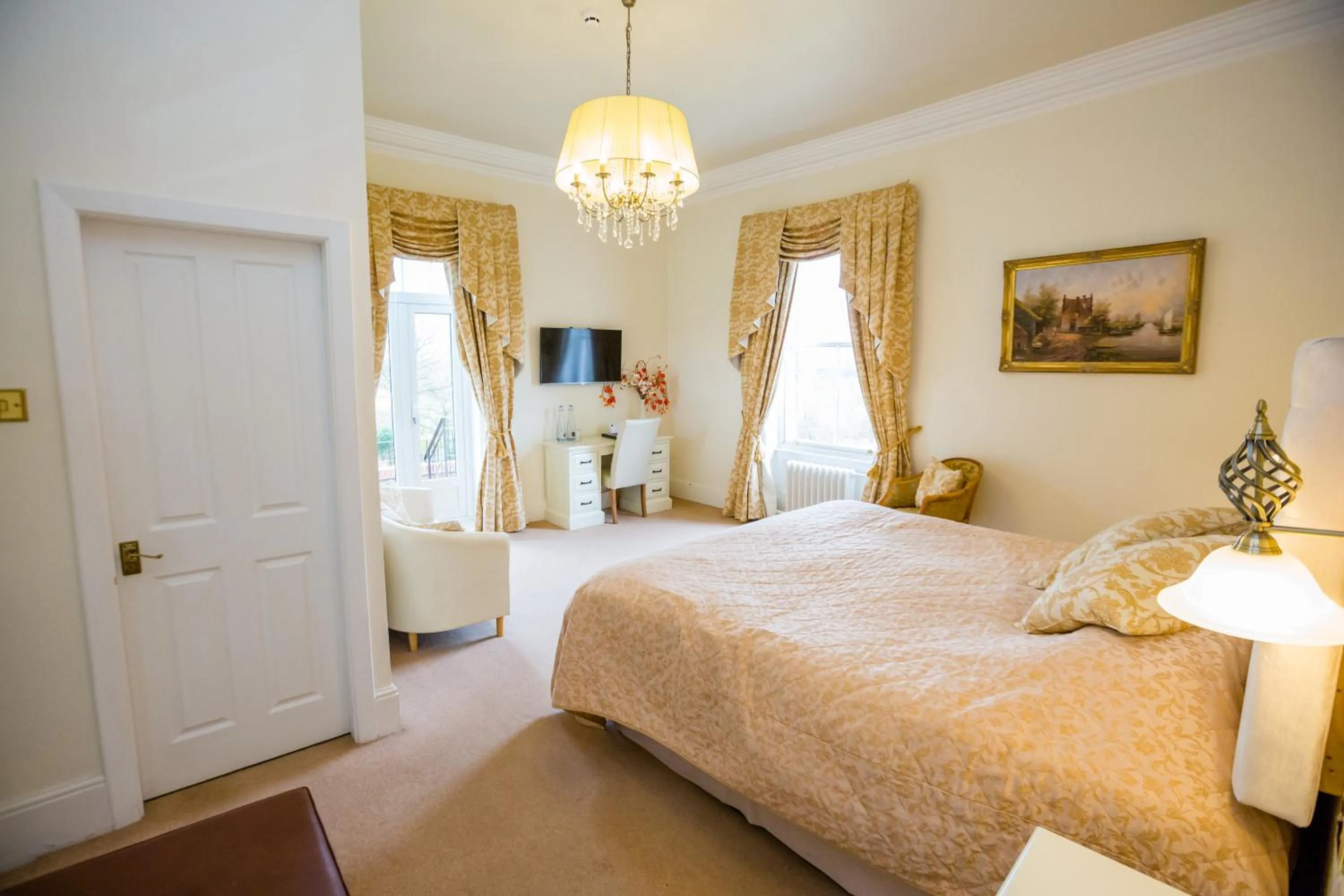 Bedroom, Bed in The Upper House