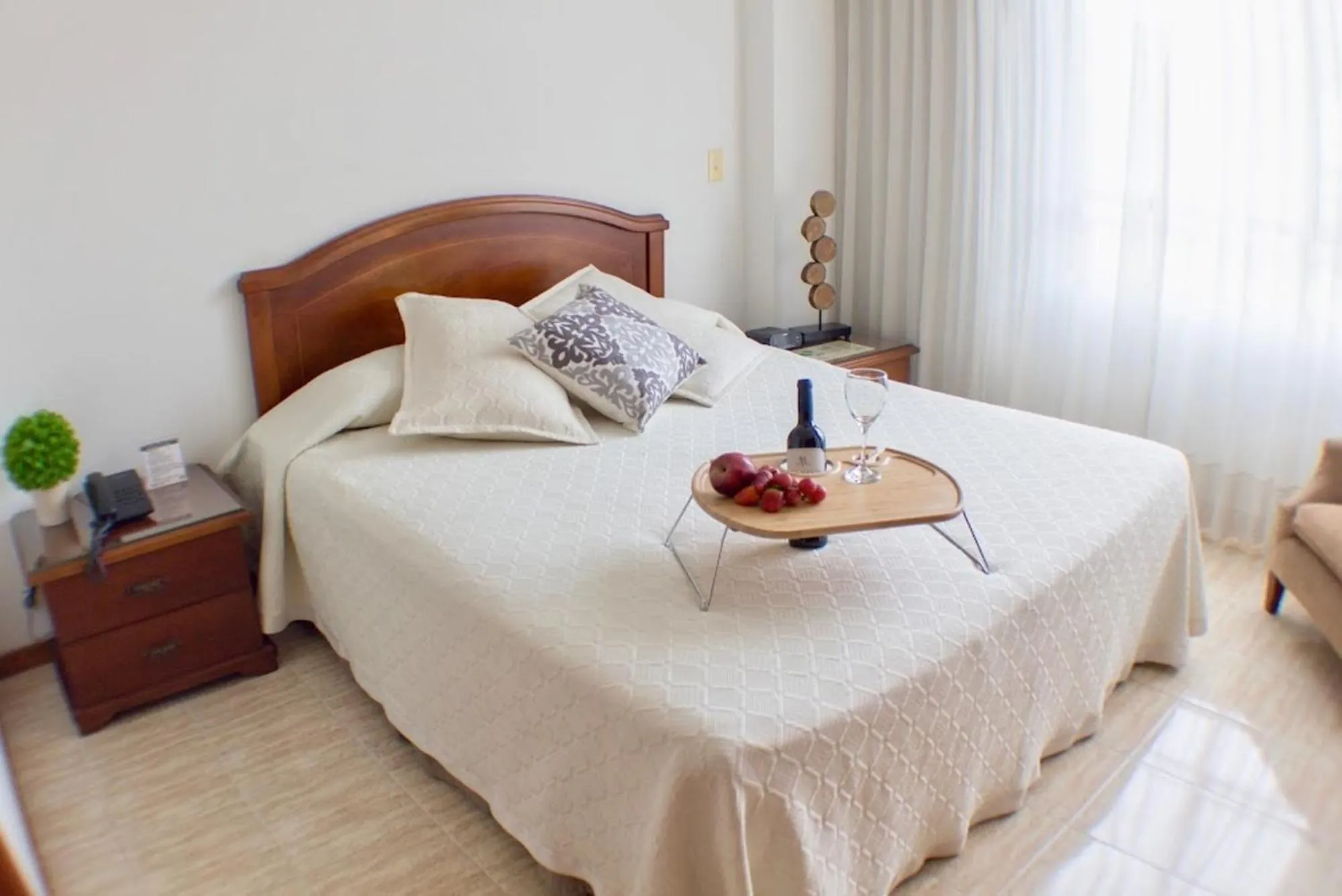 Bed in Portal del Rodeo ApartaHotel - Arkadia Mall