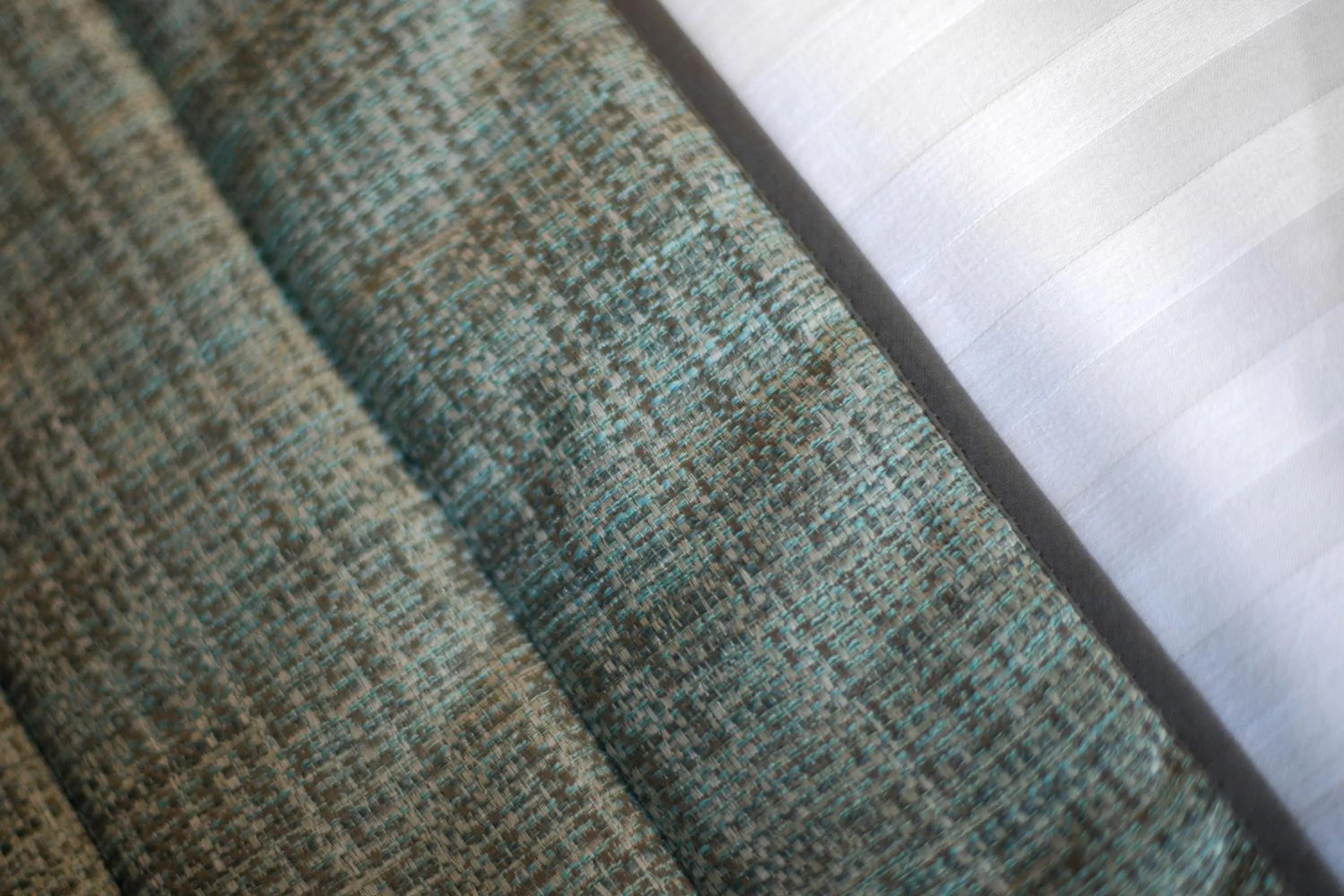 Bedroom in Carré Pau Airport Hôtel