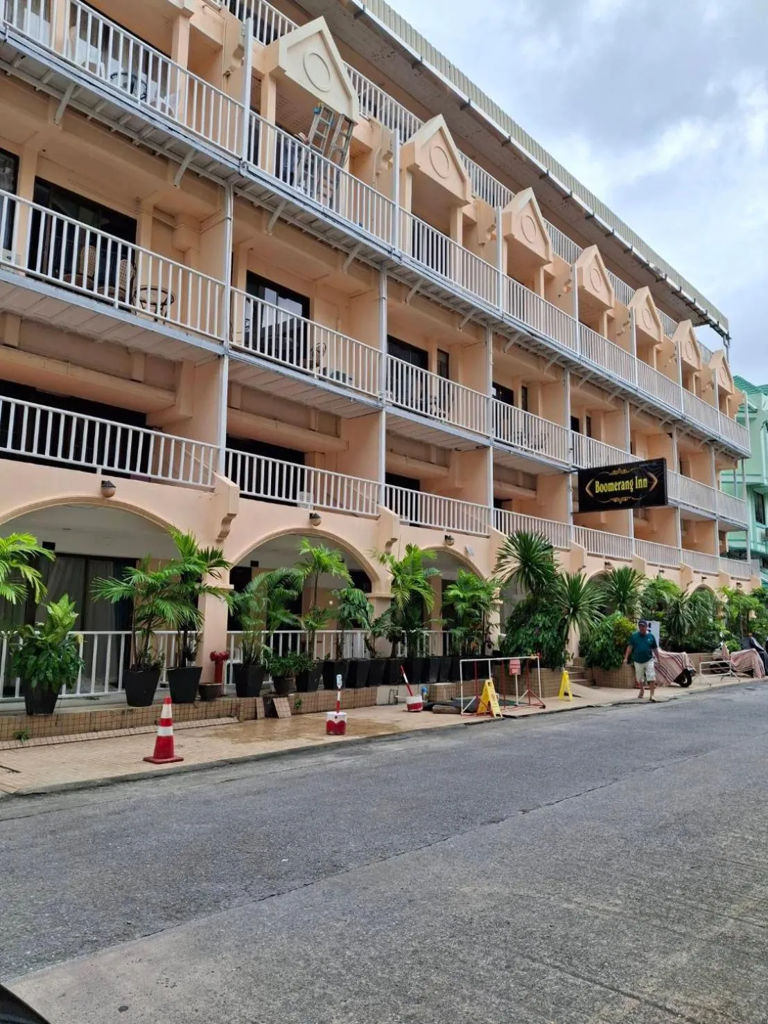 Property building in Boomerang Inn