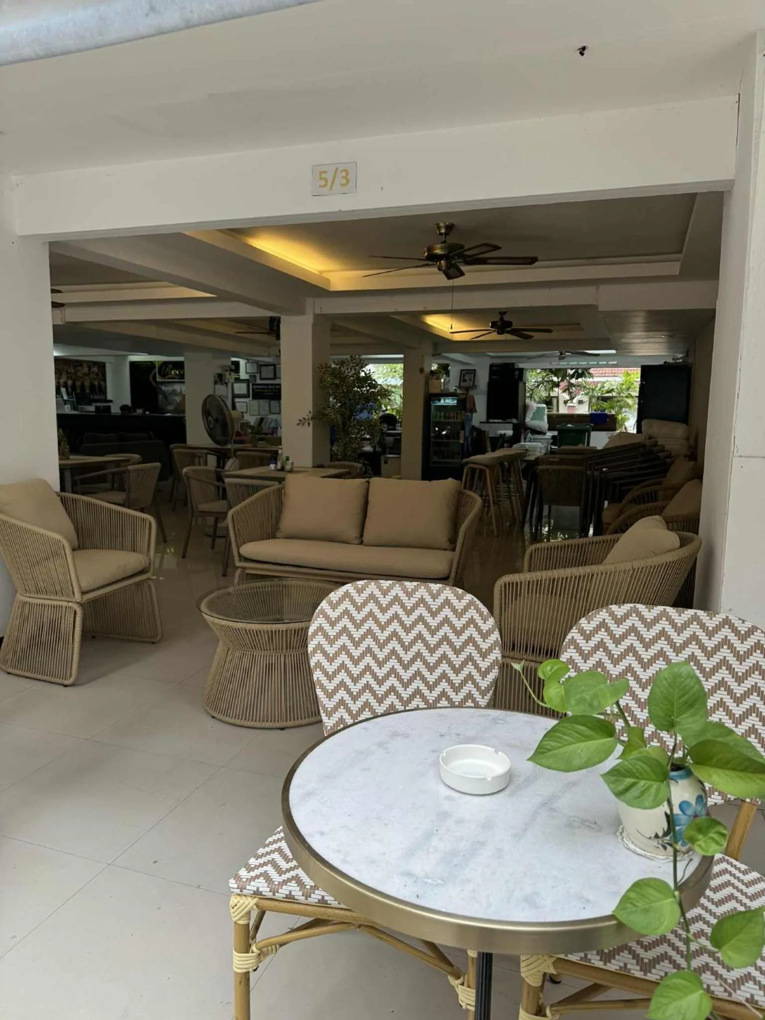 Living room in Boomerang Inn