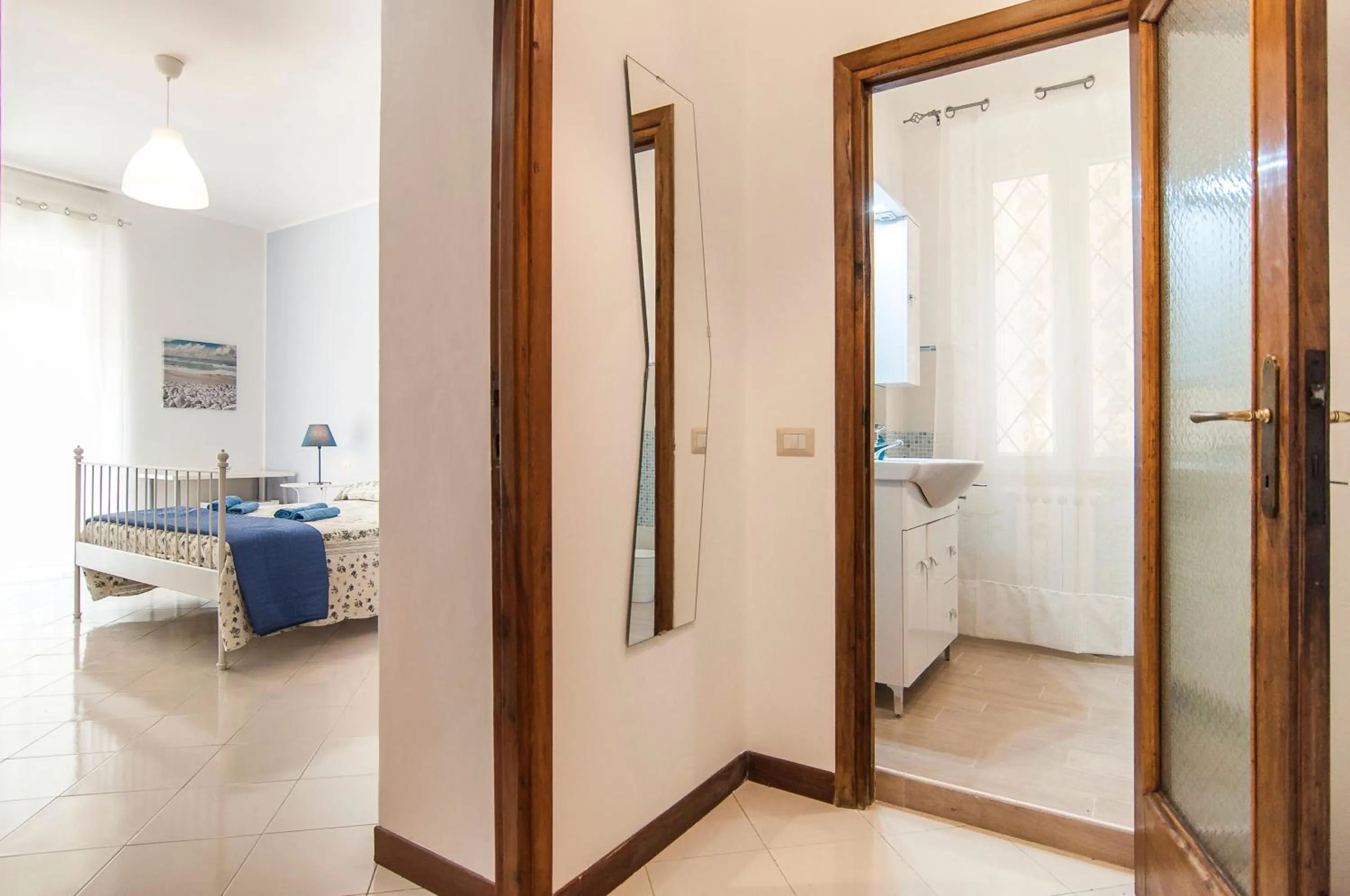 Shower, Bed in Casa di Nora