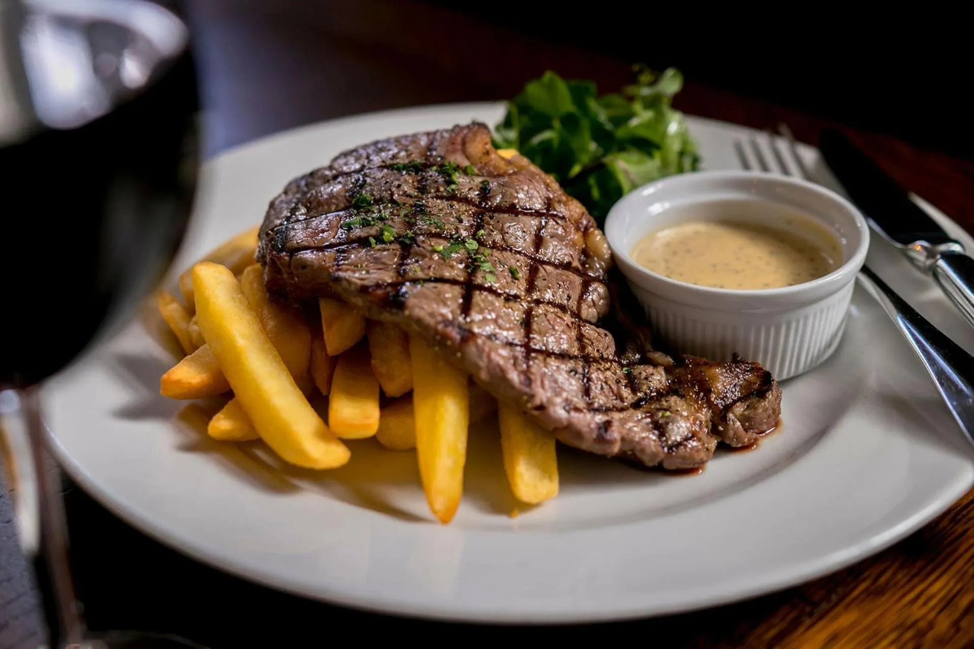 Restaurant/places to eat in Days Inn by Wyndham Cranbrook Conference Centre