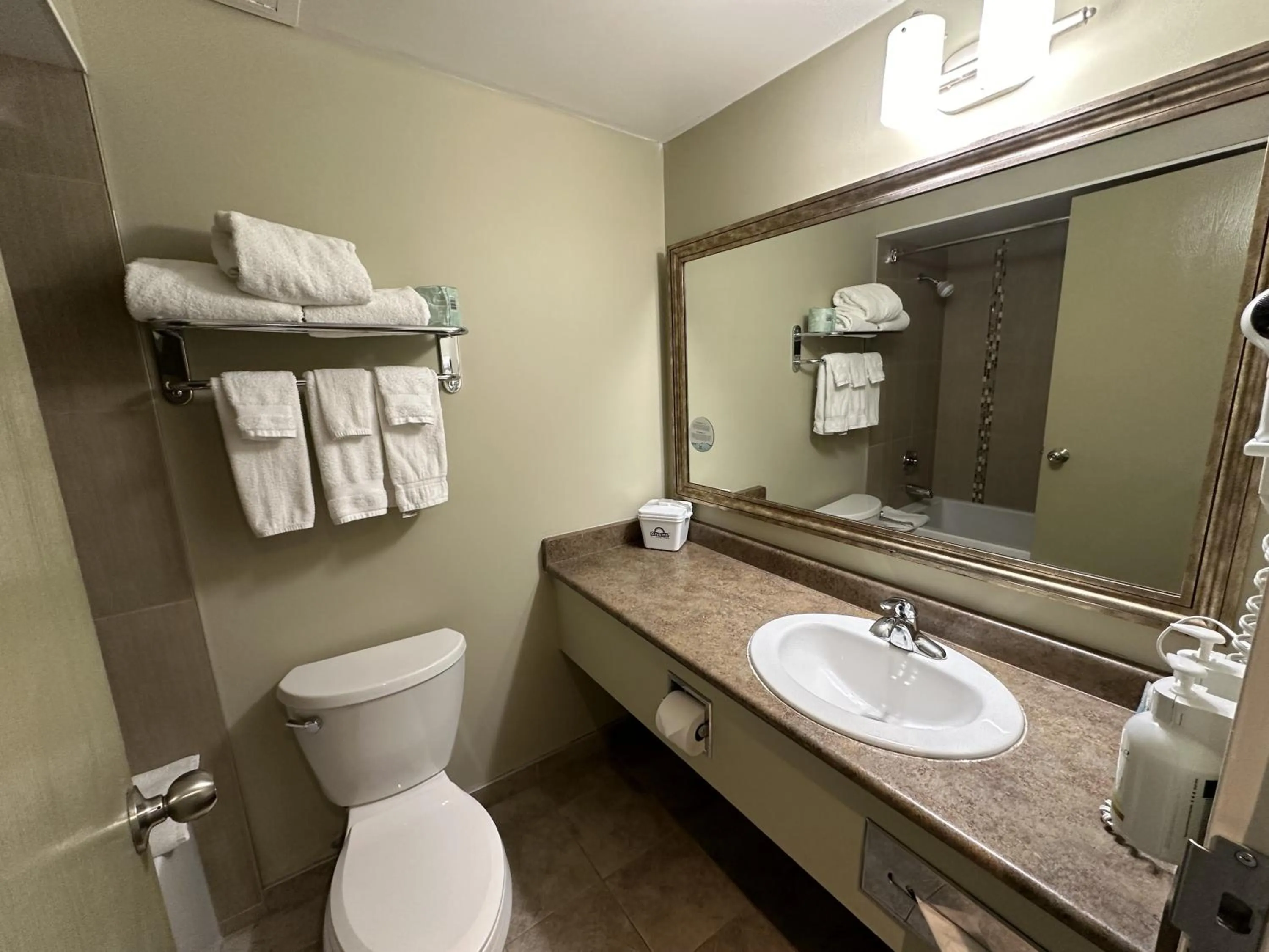 Bathroom in Days Inn by Wyndham Cranbrook Conference Centre