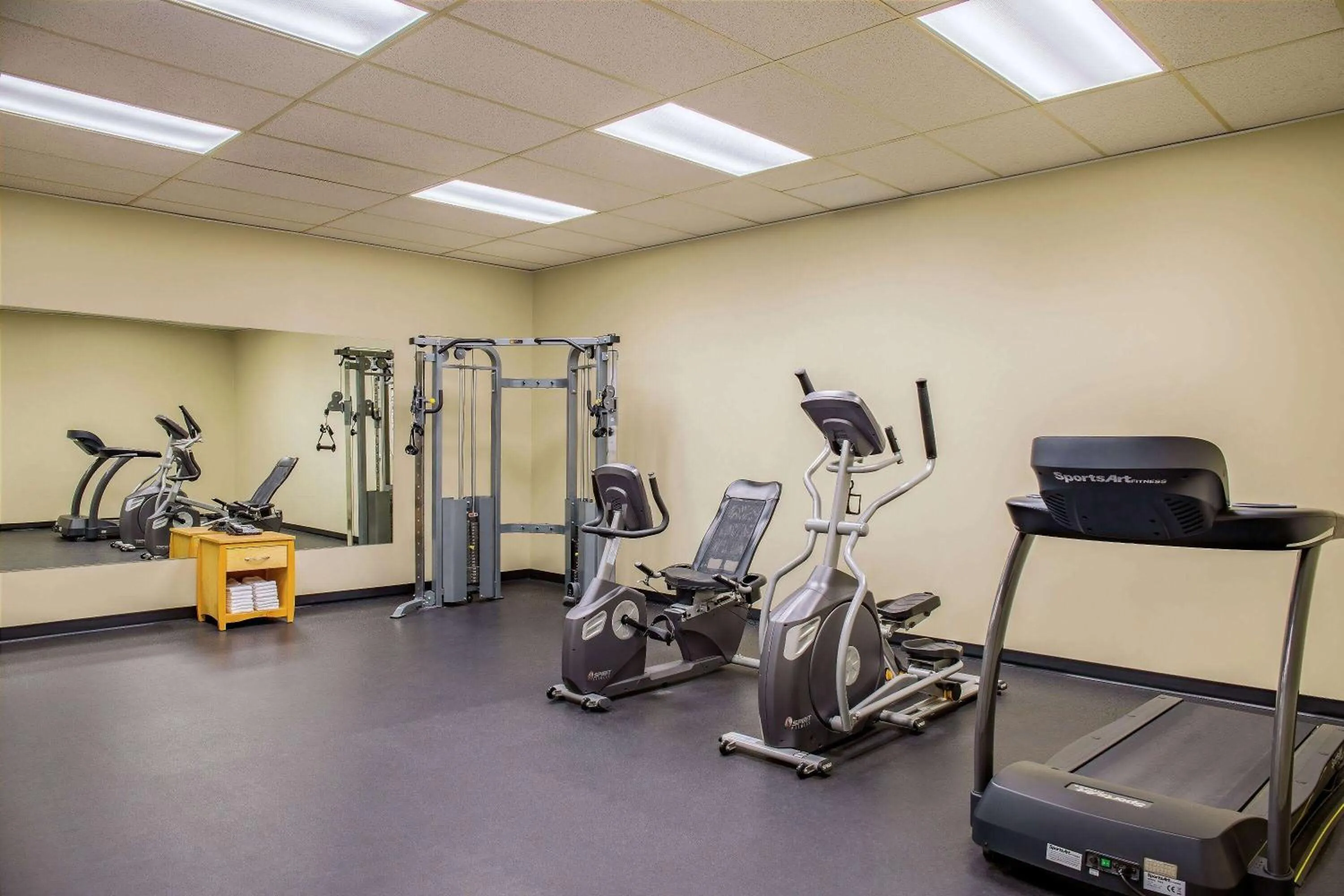 Fitness centre/facilities in Days Inn by Wyndham Cranbrook Conference Centre