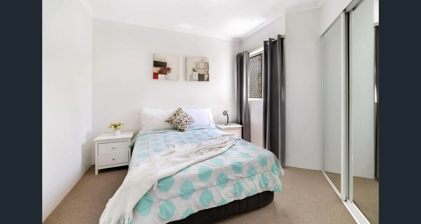 Bedroom, Bed in Blue Waters Apartments