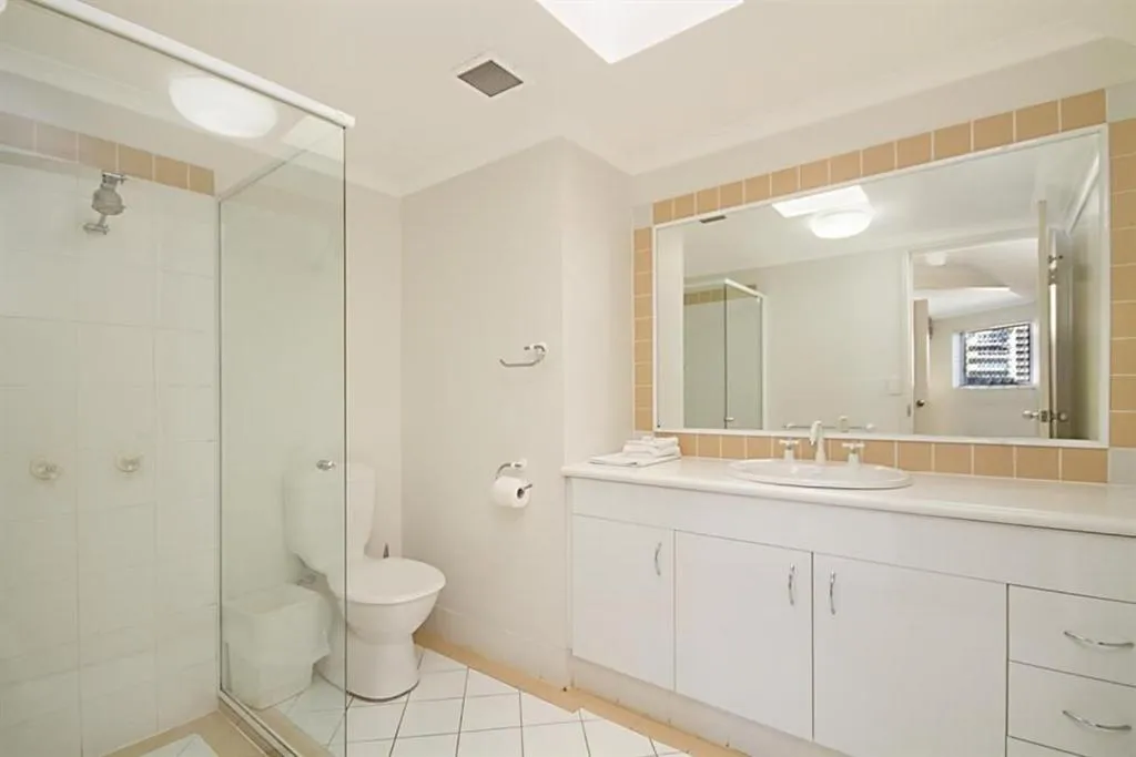 Shower in Blue Waters Apartments