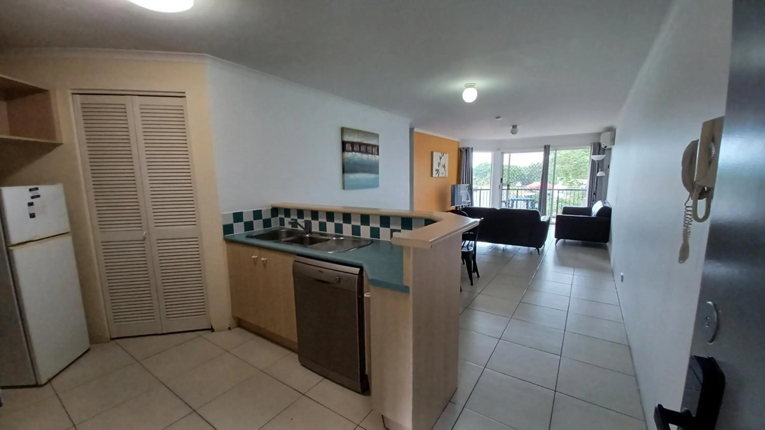 Kitchen or kitchenette in Blue Waters Apartments