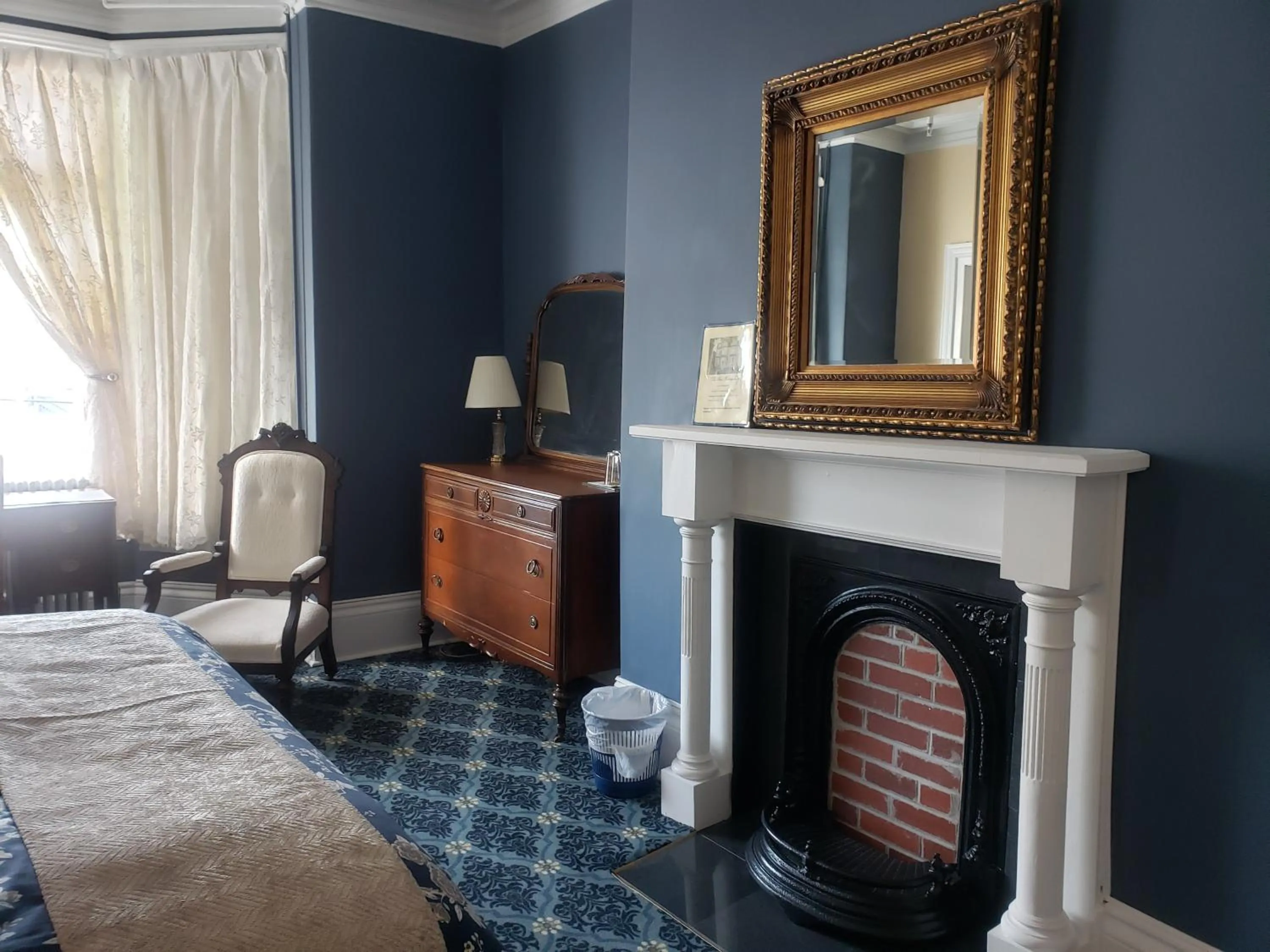 The Roses Heritage Inn