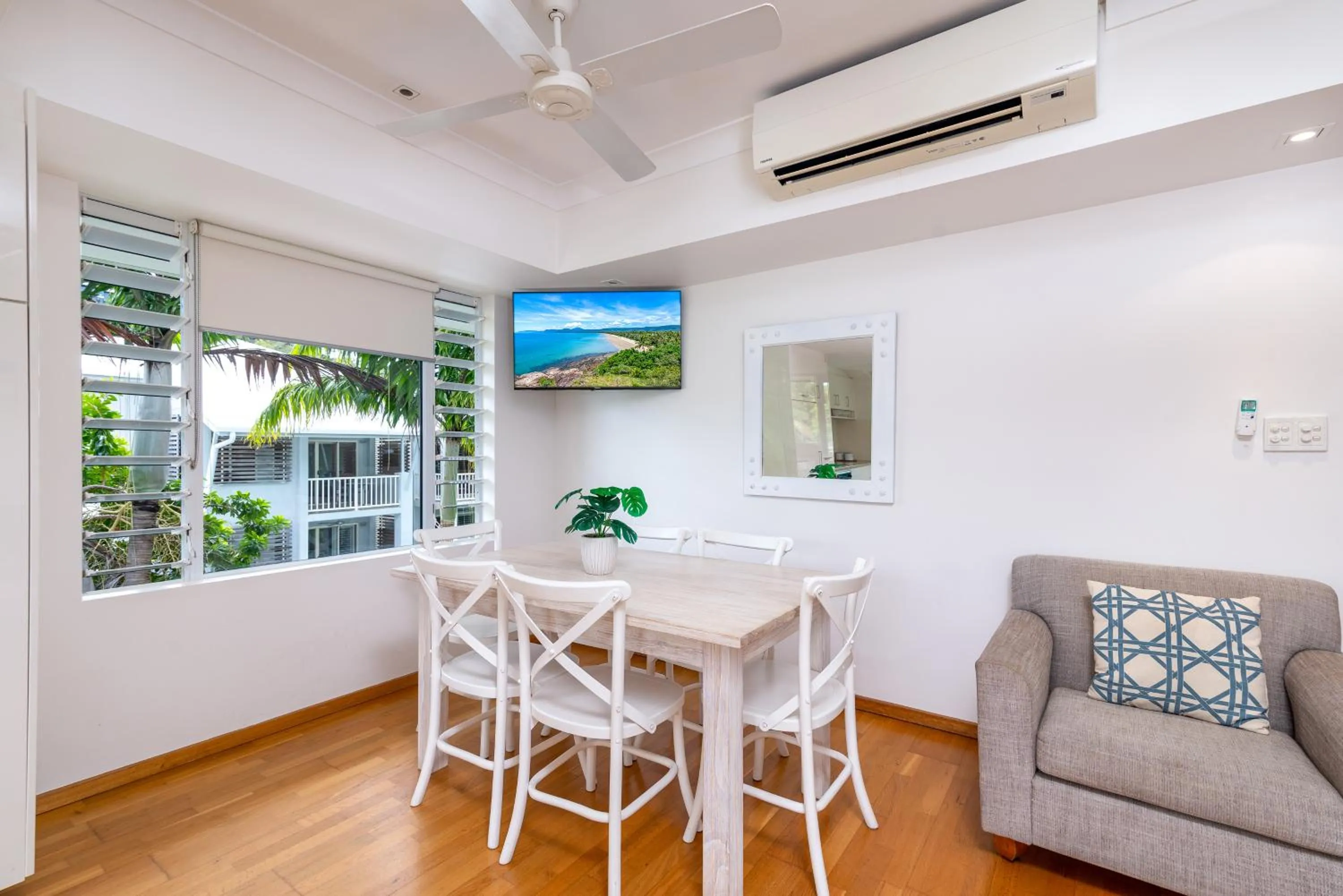 TV and multimedia in Verandahs Boutique Apartments