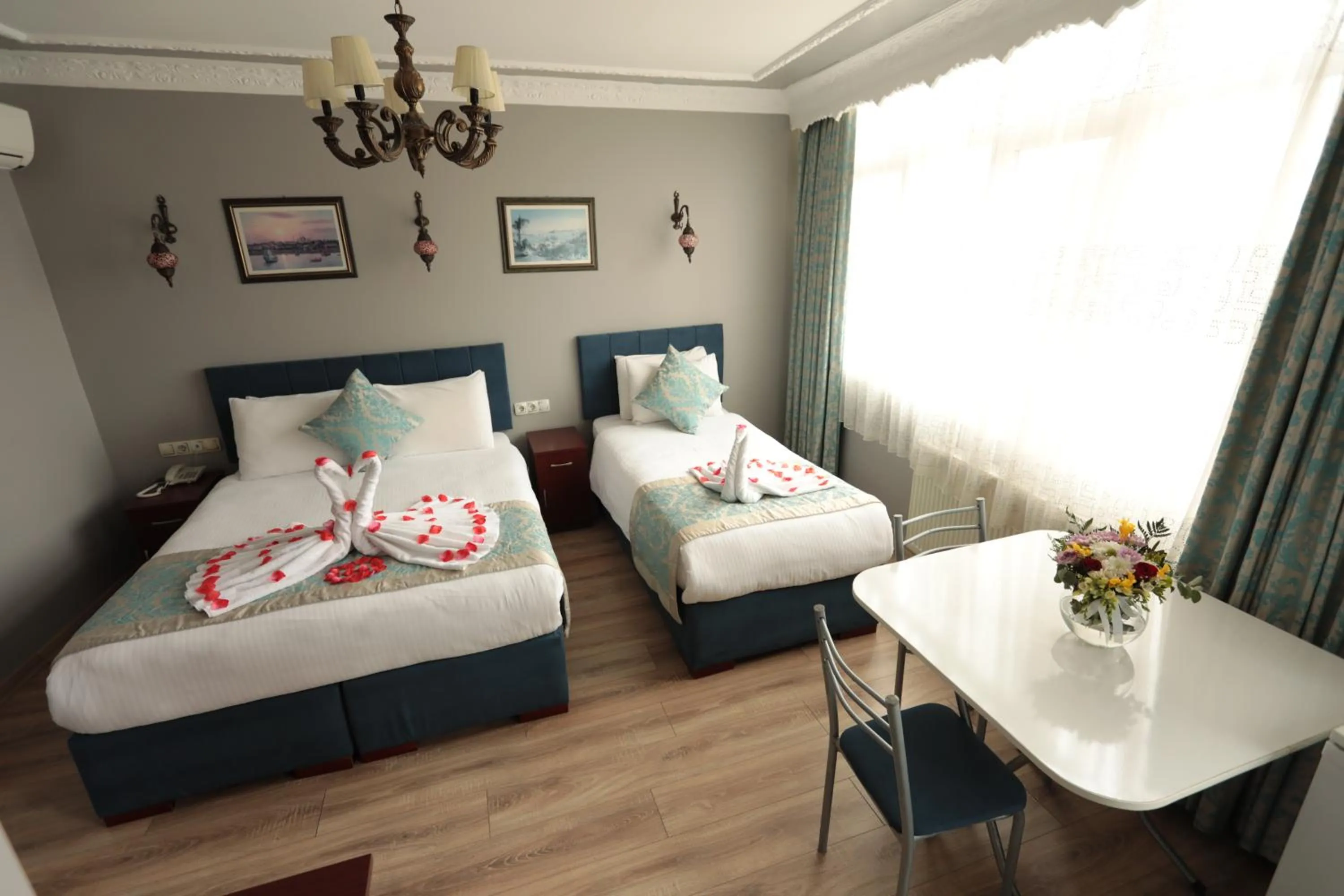 Photo of the whole room, Bed in White Pearl Apart Hotel