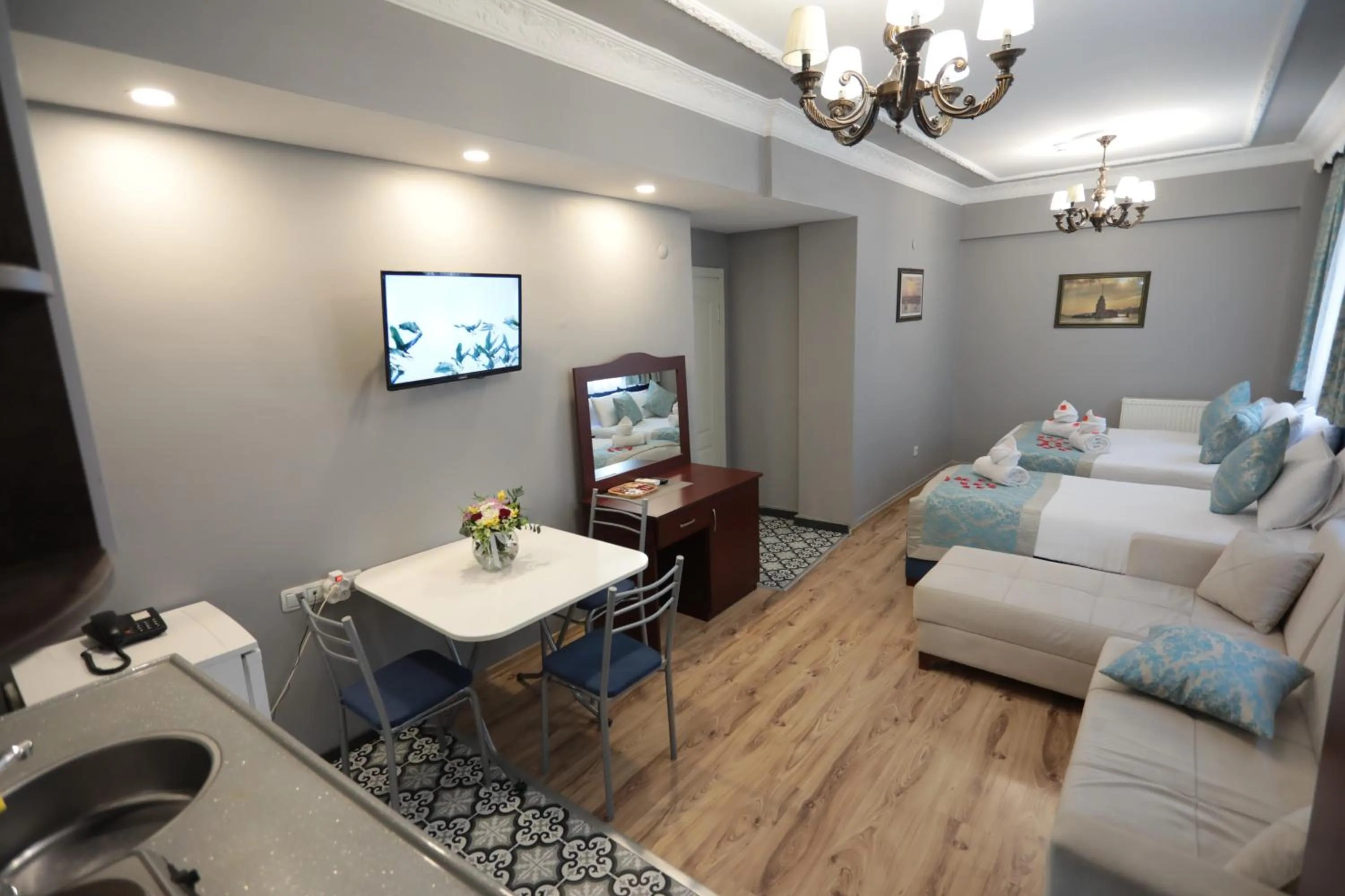 Photo of the whole room in White Pearl Apart Hotel