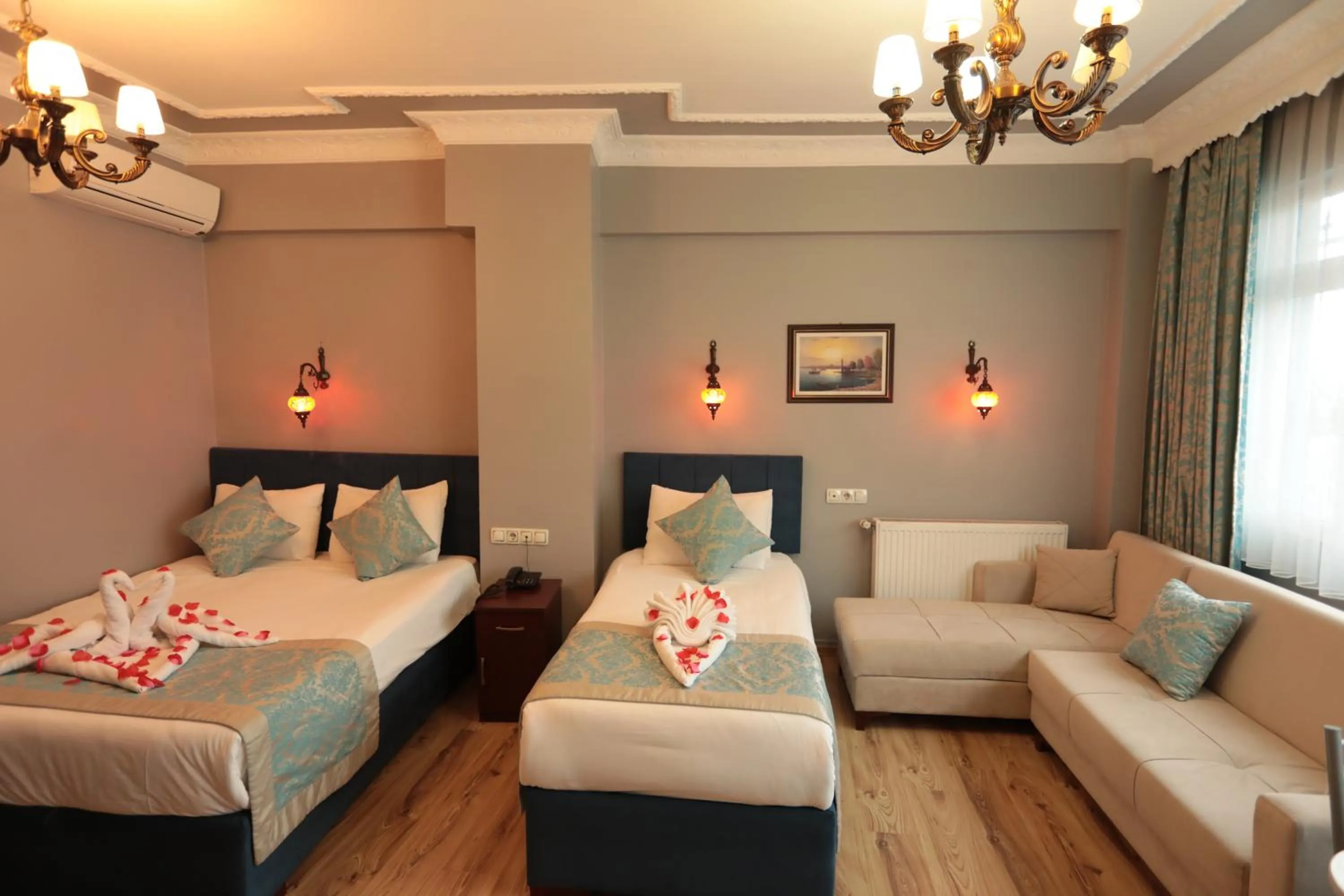 Bed in White Pearl Apart Hotel