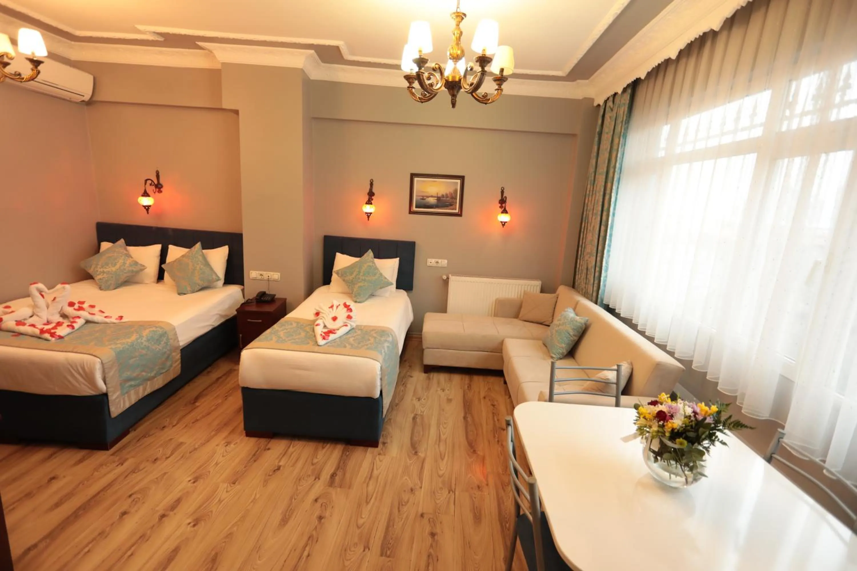 Photo of the whole room, Bed in White Pearl Apart Hotel