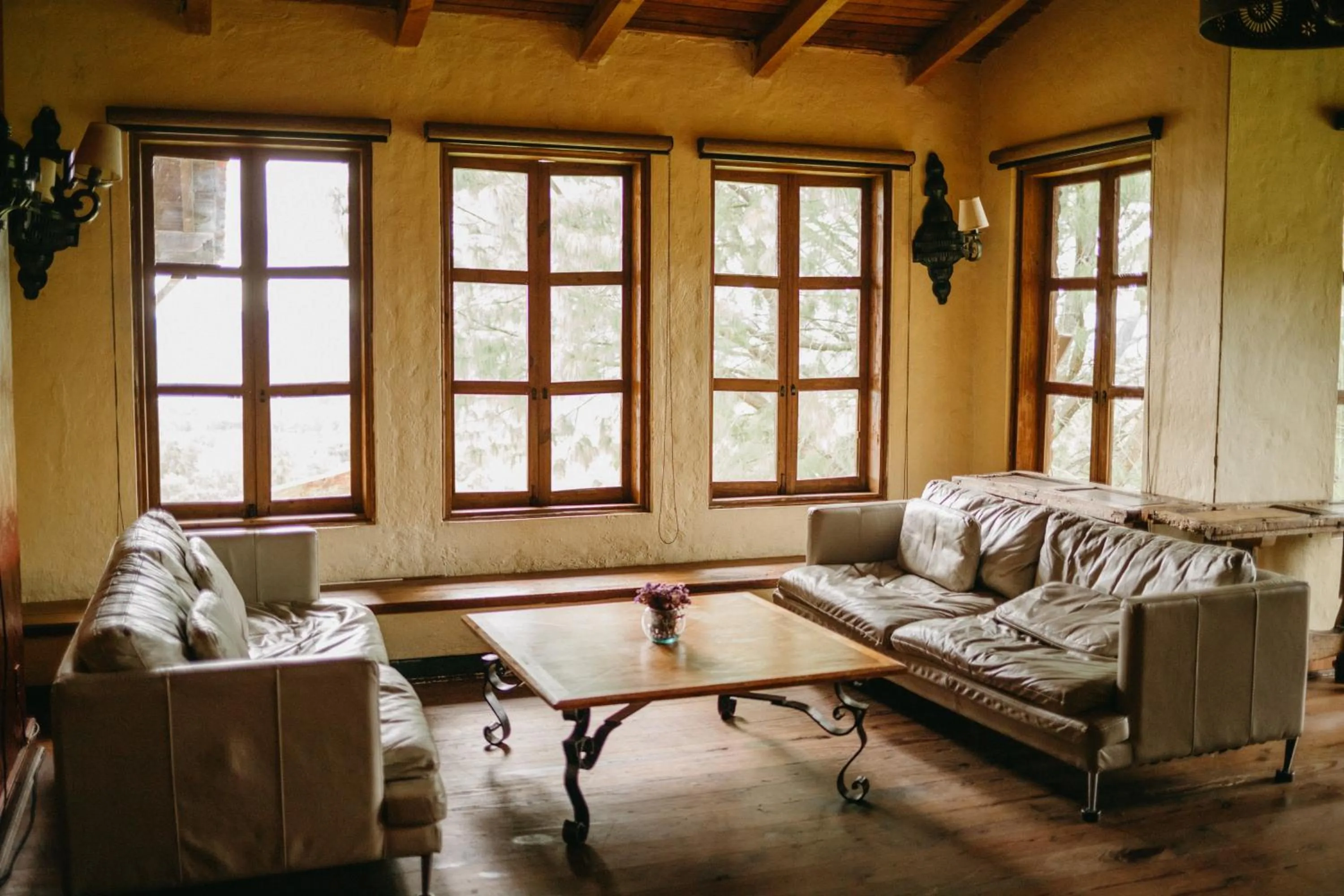 Living room in Tapalpa Country Club Hotel