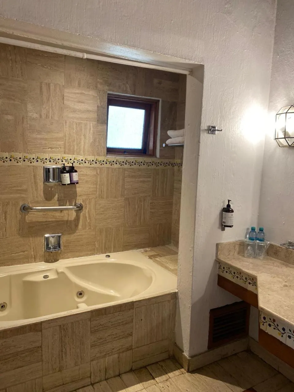 Shower in Tapalpa Country Club Hotel