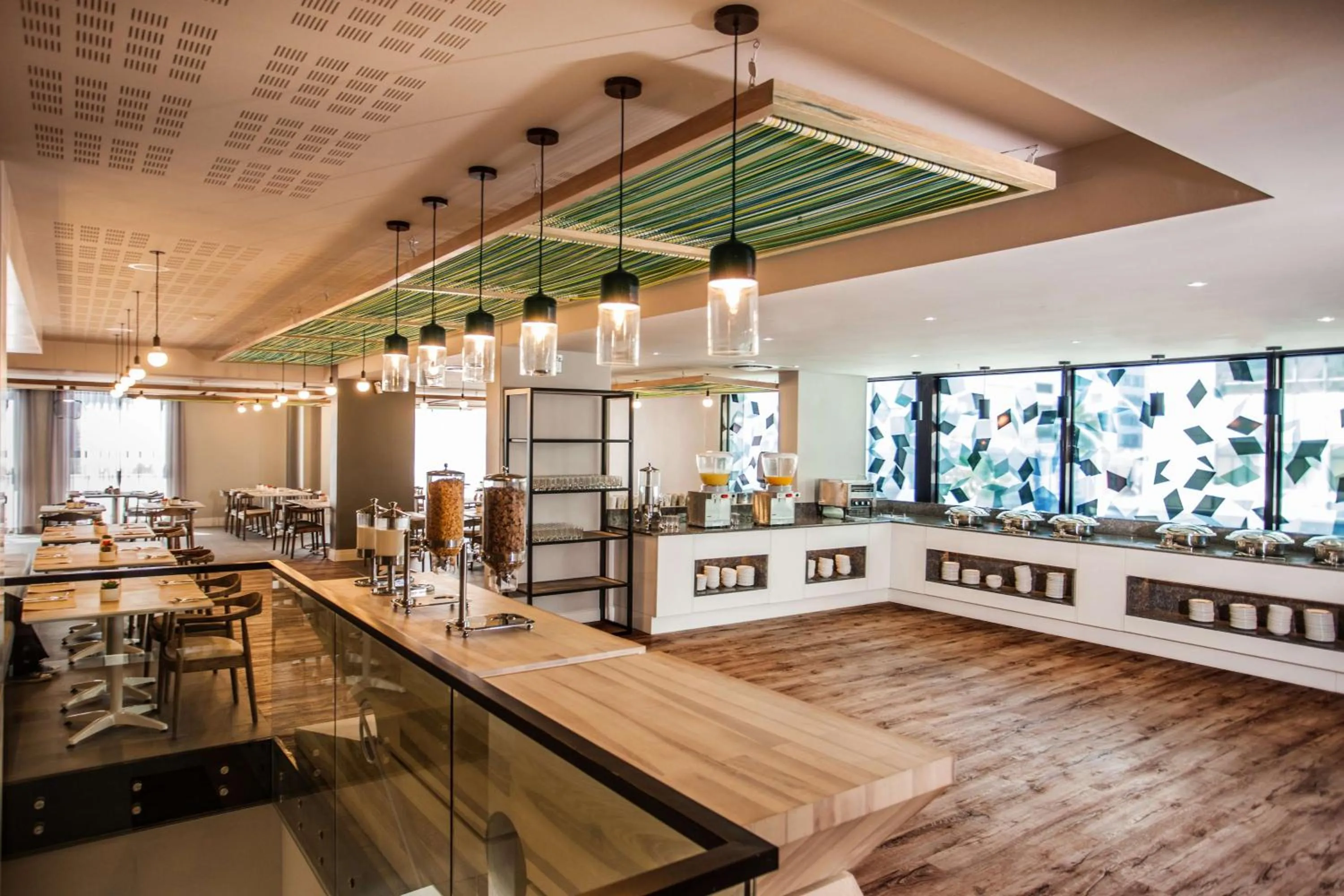 Restaurant/places to eat in StayEasy Cape Town City Bowl