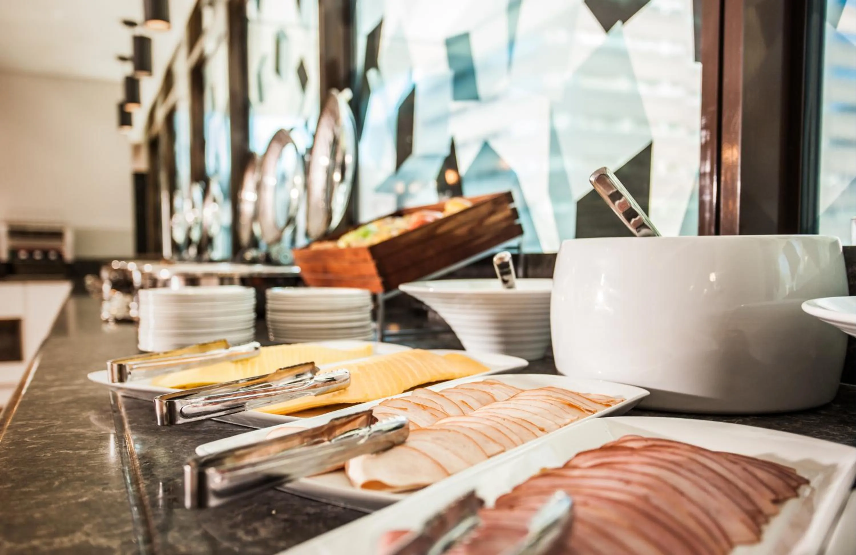 Restaurant/places to eat in StayEasy Cape Town City Bowl