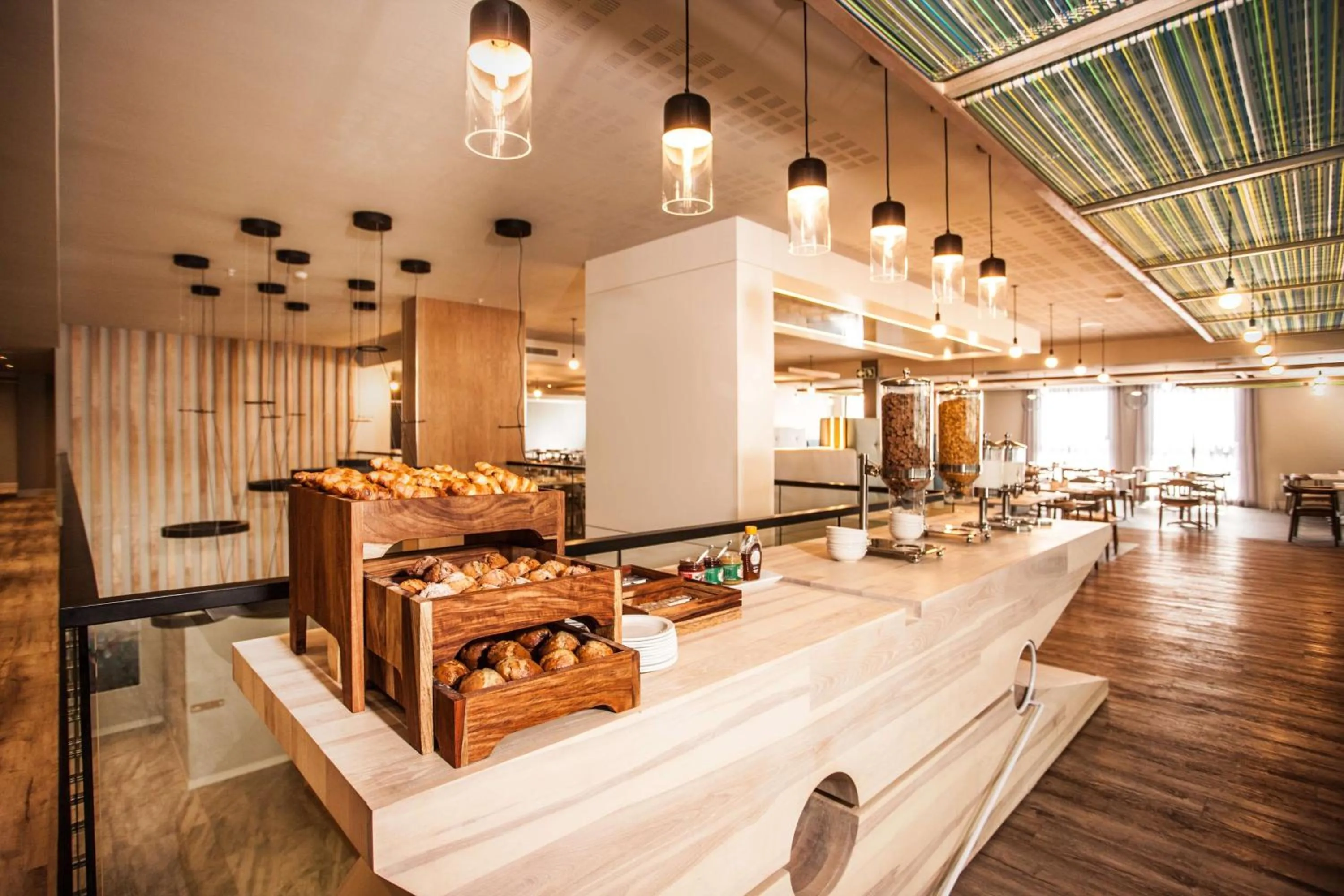 Restaurant/places to eat in StayEasy Cape Town City Bowl