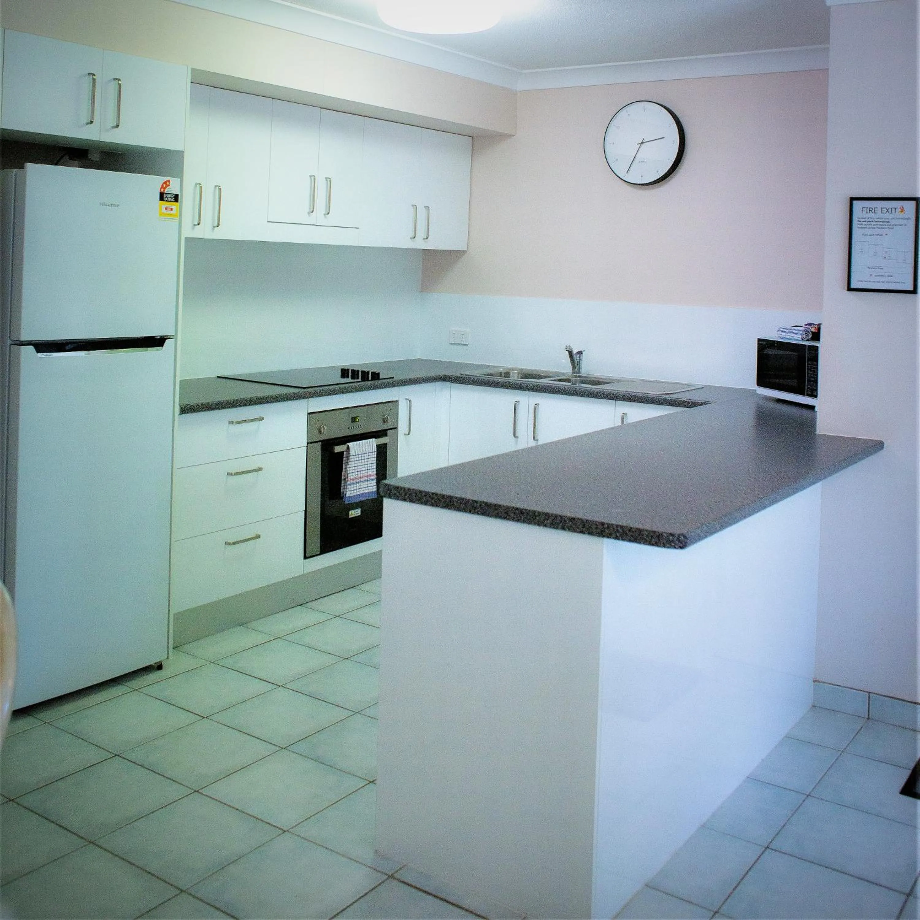 Kitchen or kitchenette in Montana Palms Resort