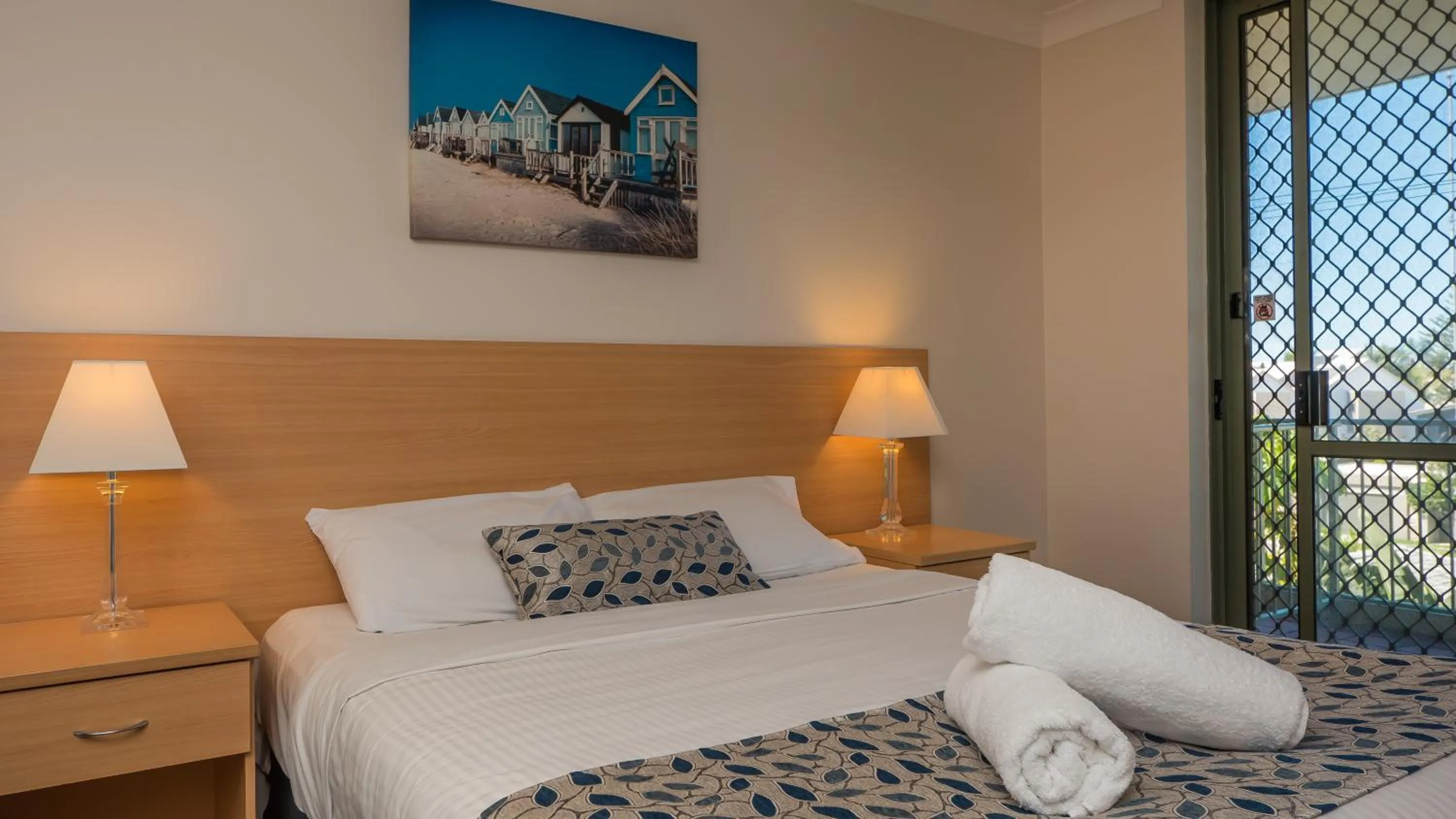 Bedroom, Bed in Montana Palms Resort