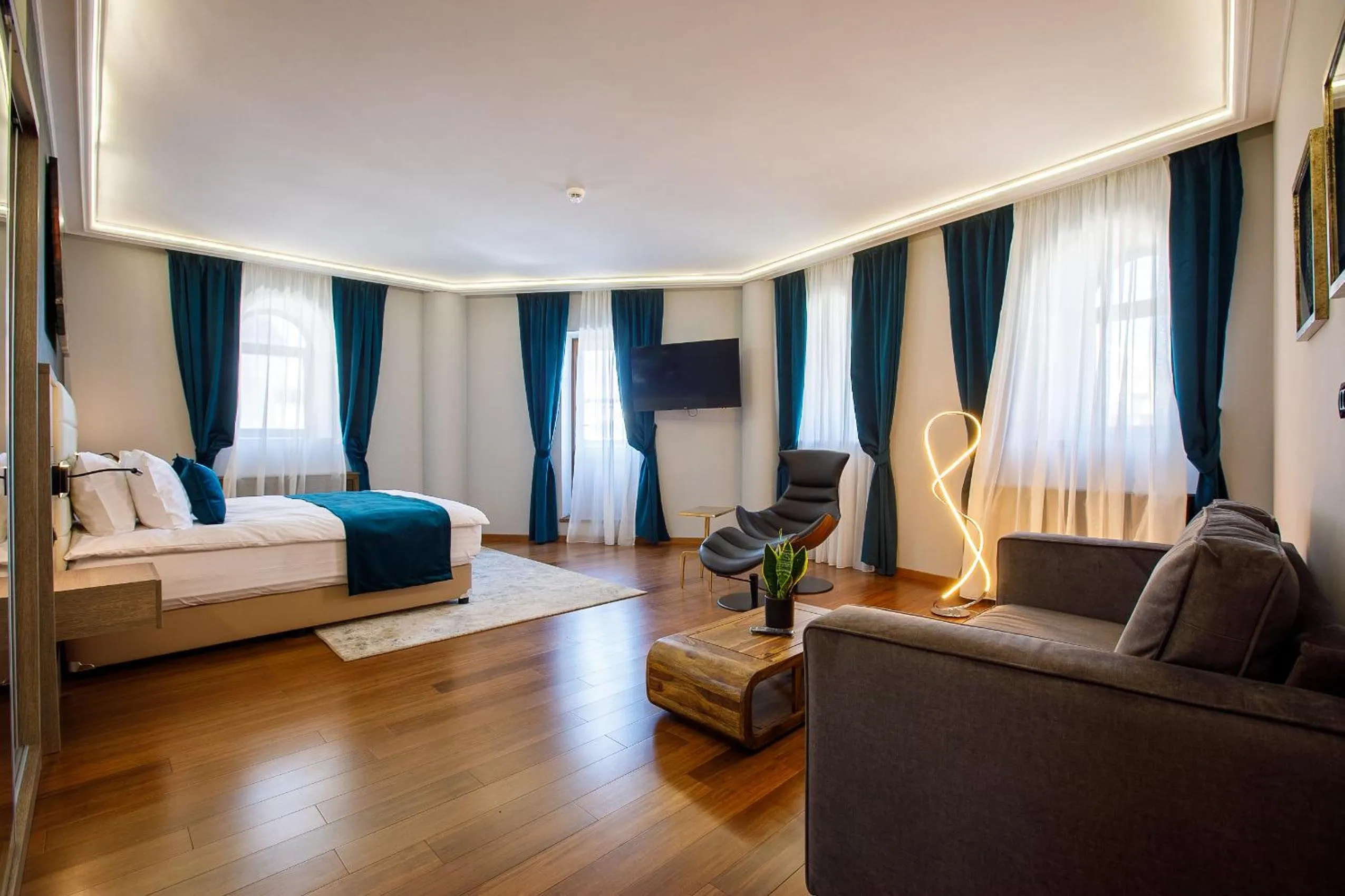 Photo of the whole room, Bed in Casa Hrisicos