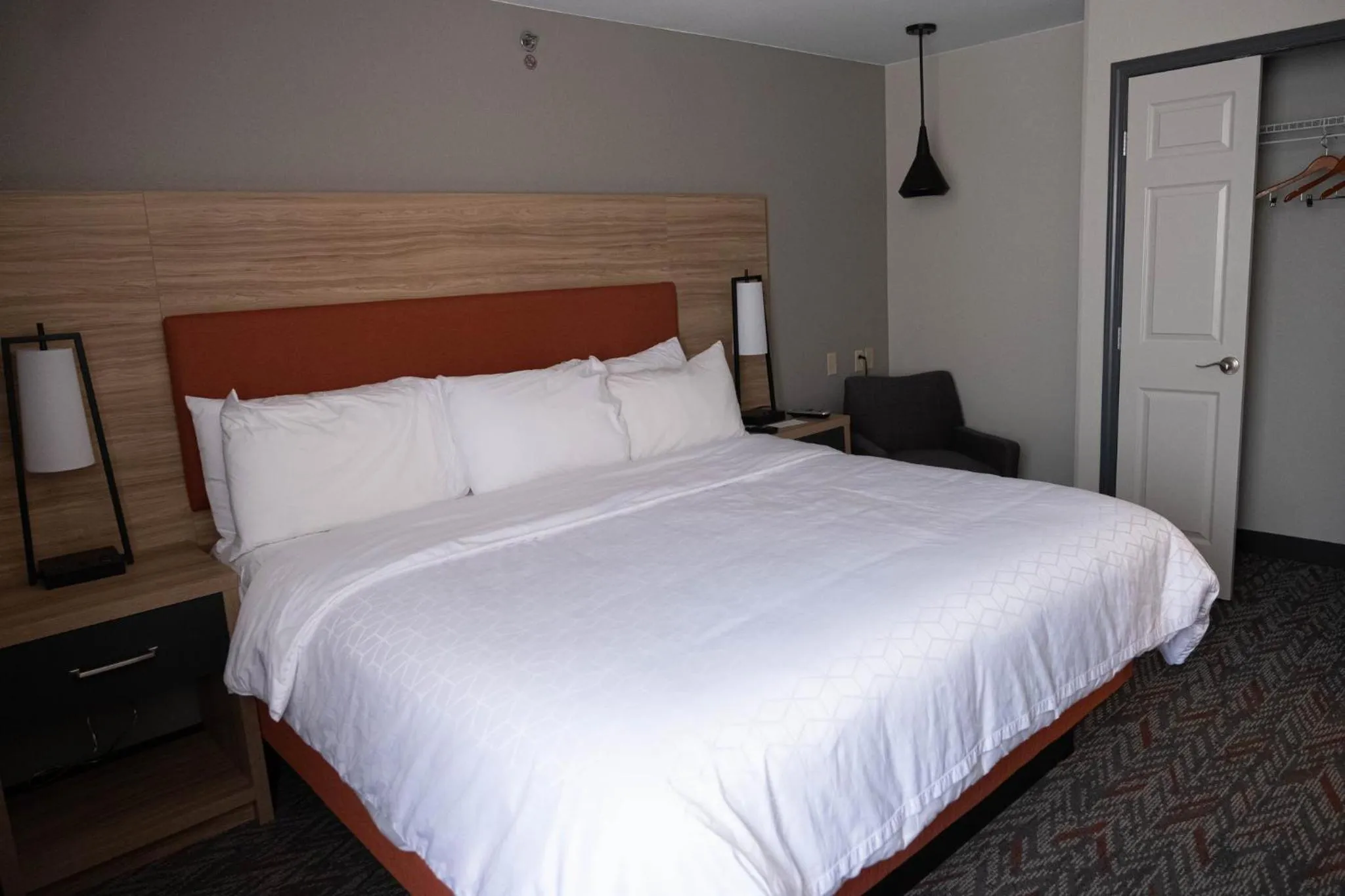 Photo of the whole room, Bed in Candlewood Suites Sheridan by IHG