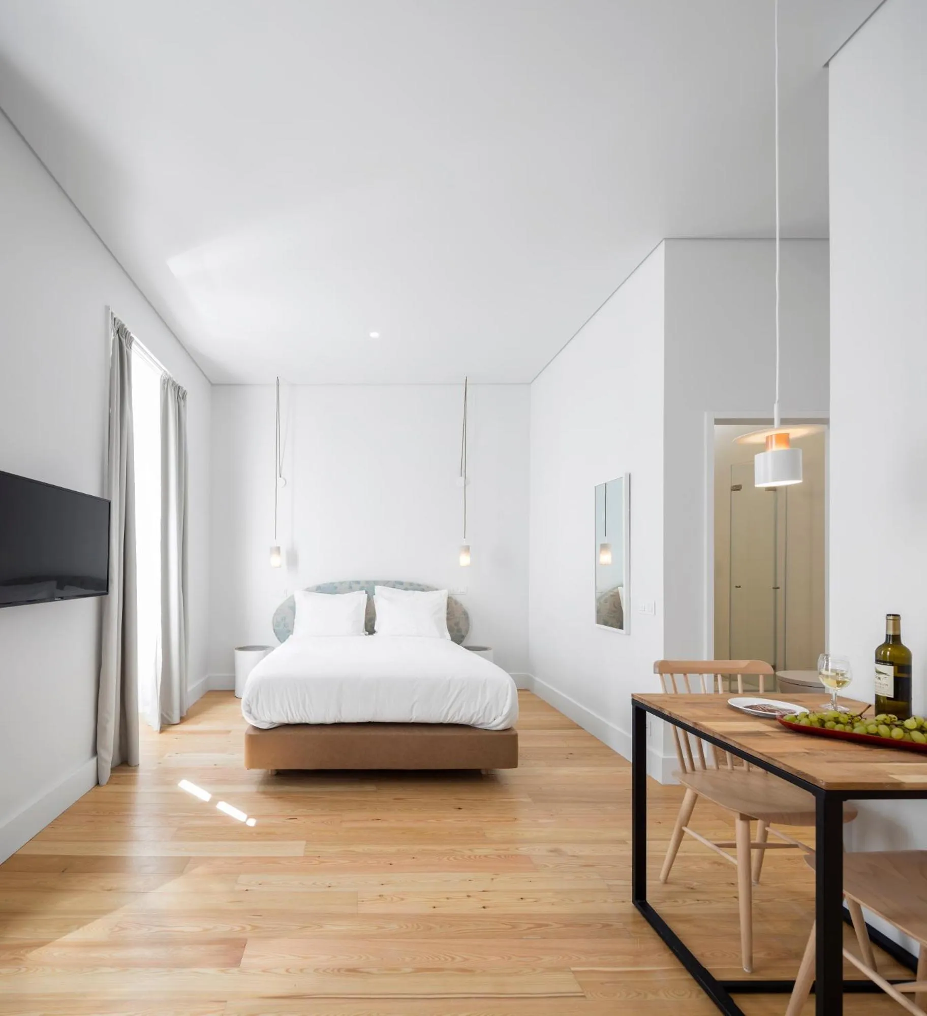 Bedroom, Bed in Lisbon Serviced Apartments - Benformoso