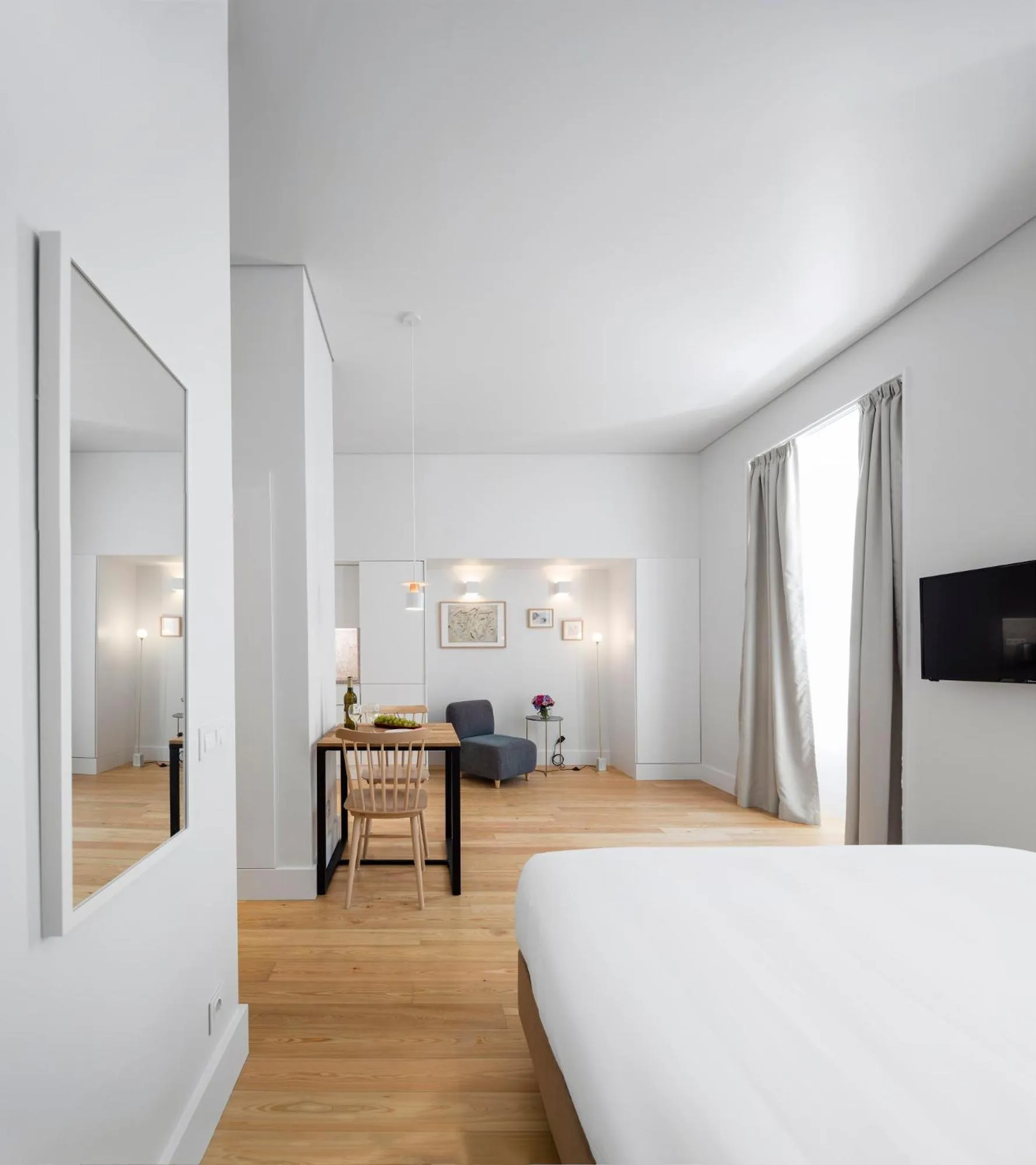 Bedroom, Bed in Lisbon Serviced Apartments - Benformoso