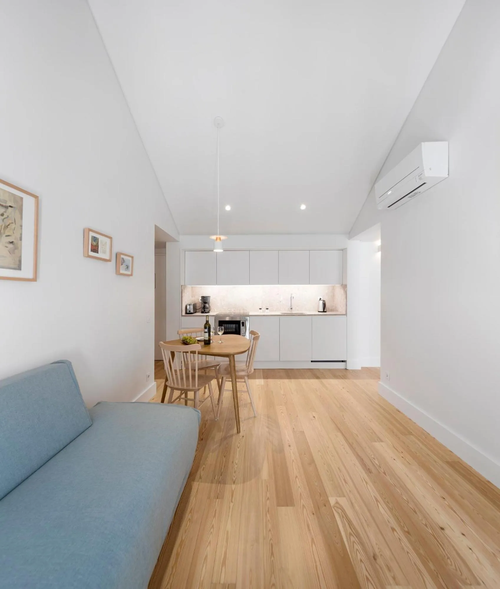 Bedroom, Bed in Lisbon Serviced Apartments - Benformoso