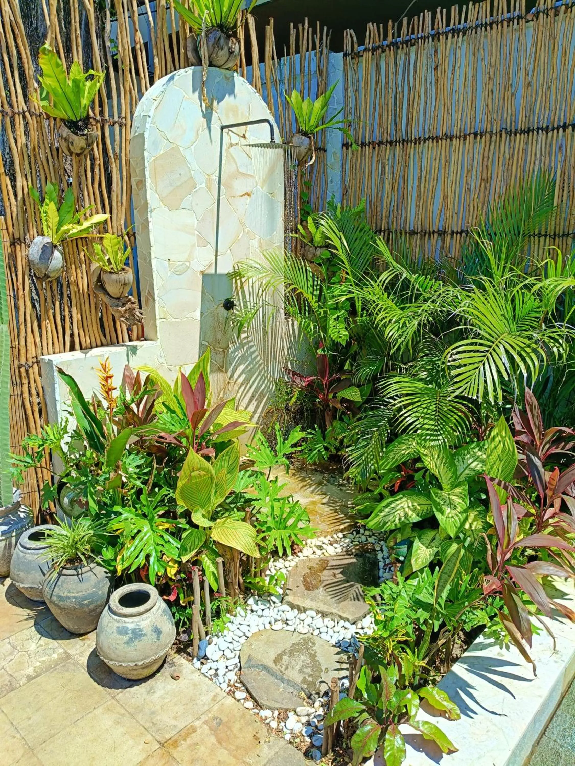 Shower in Bale Sampan Boutique Bungalows